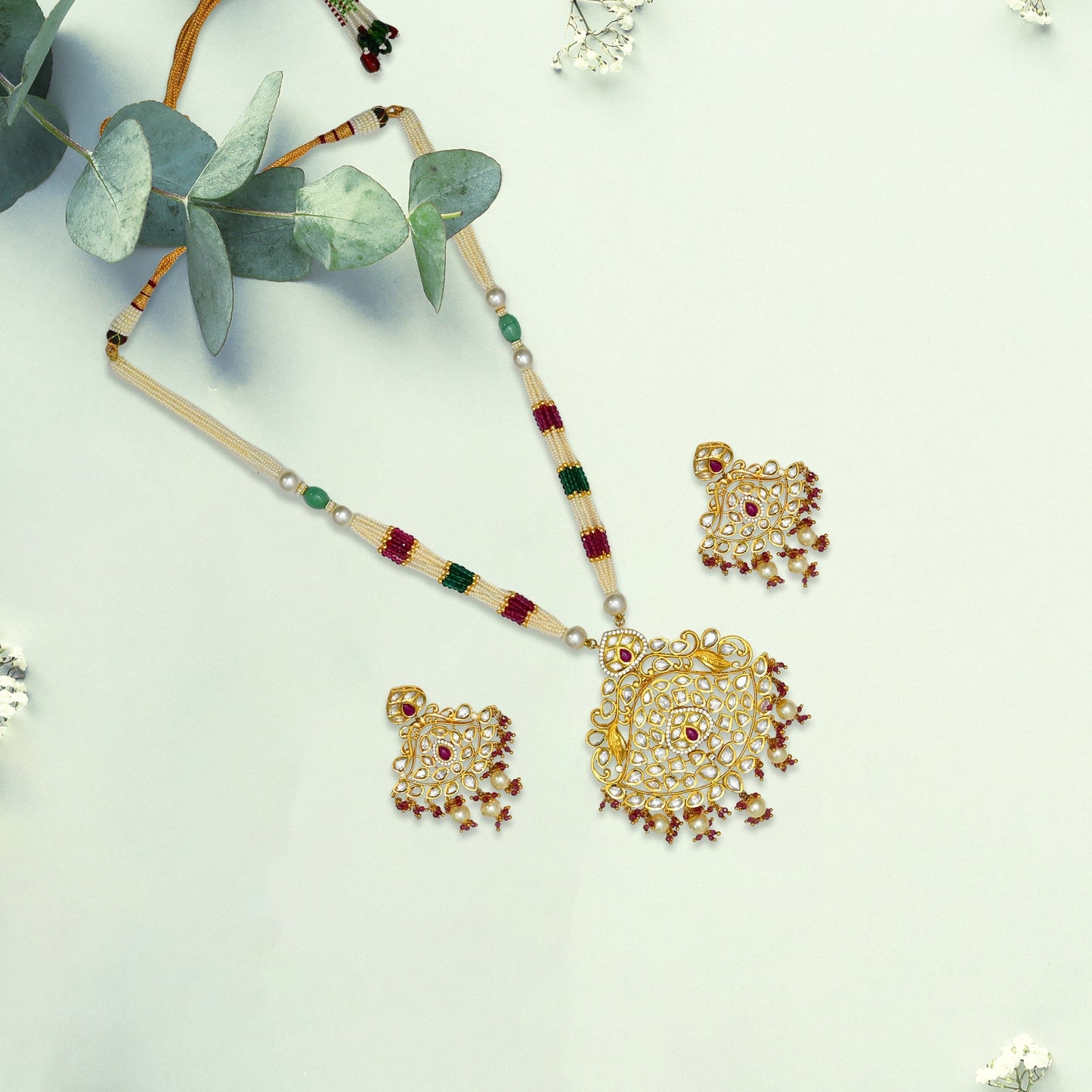 Anika Kundan Pendant Set