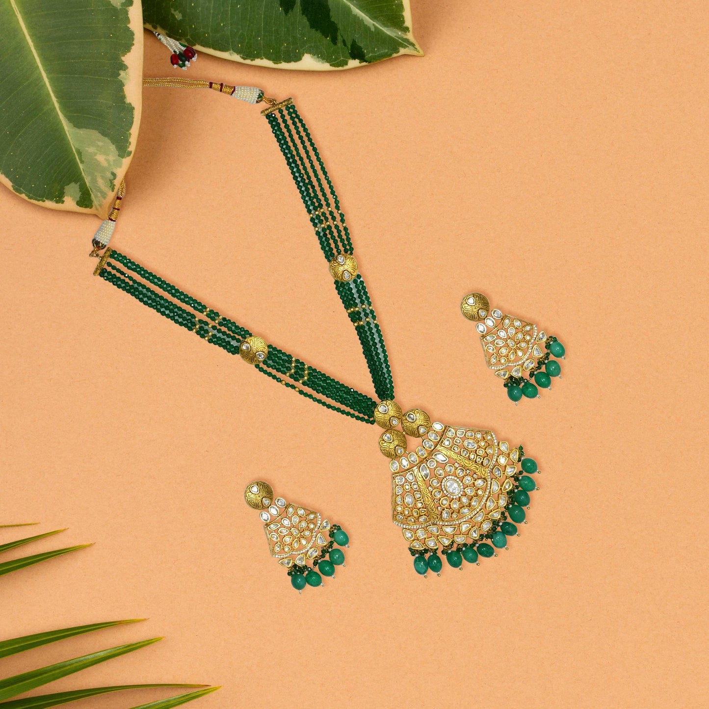 Aditi Kundan Pendant Set