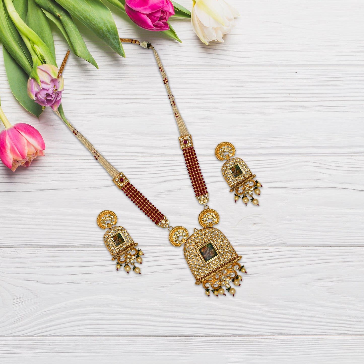 Anaya Kundan Pendant Set
