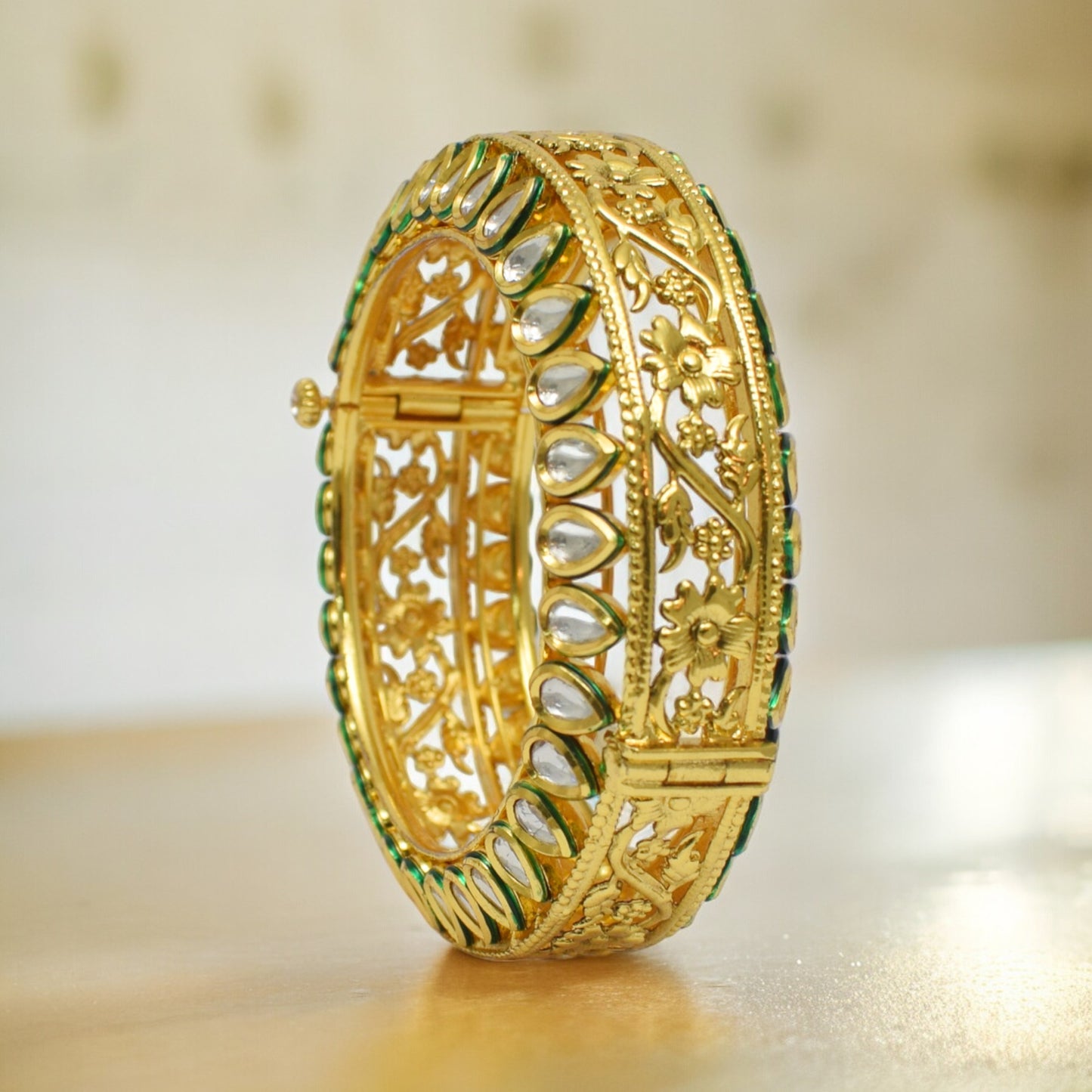 Vaishnavi Kundan Bangles
