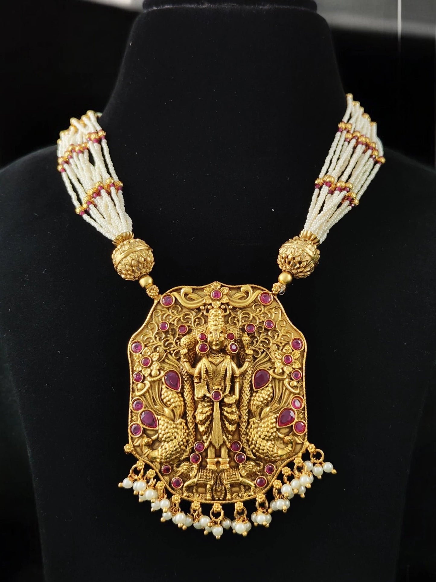 Aarohi Temple Pendent Set