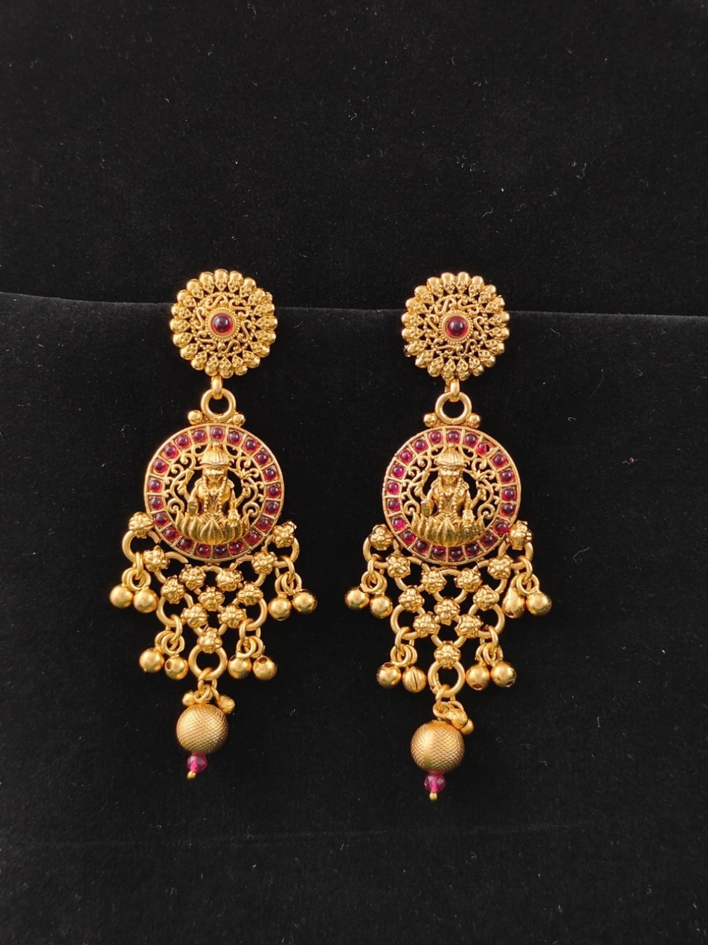 Shreya Temple Pendent Set