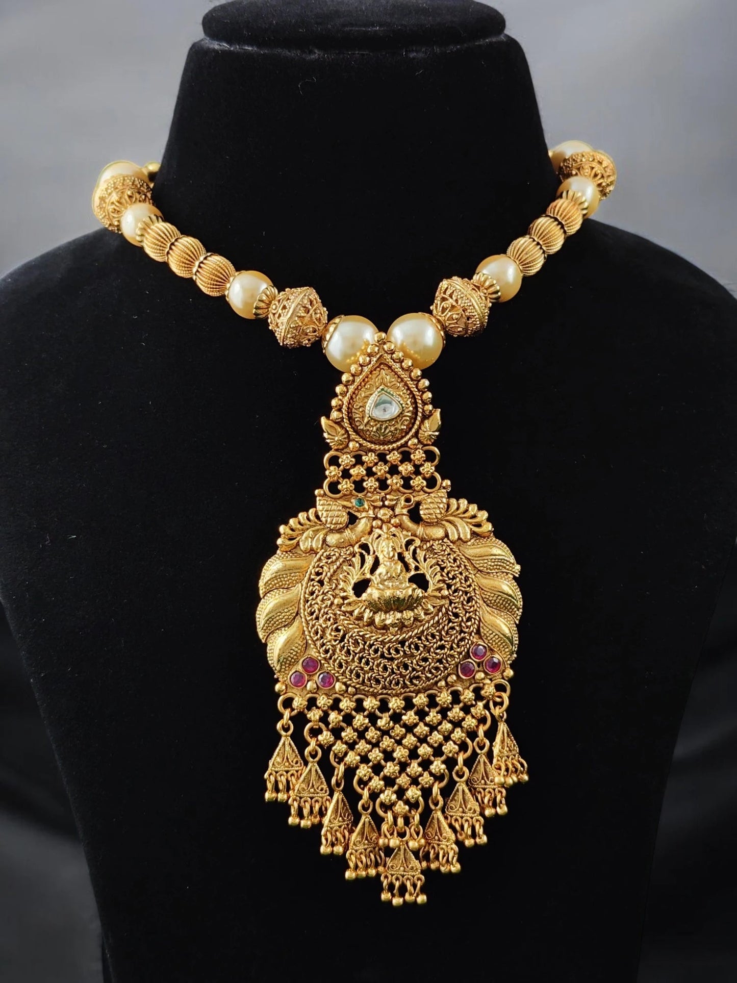 Ridhima Temple Pendent Set