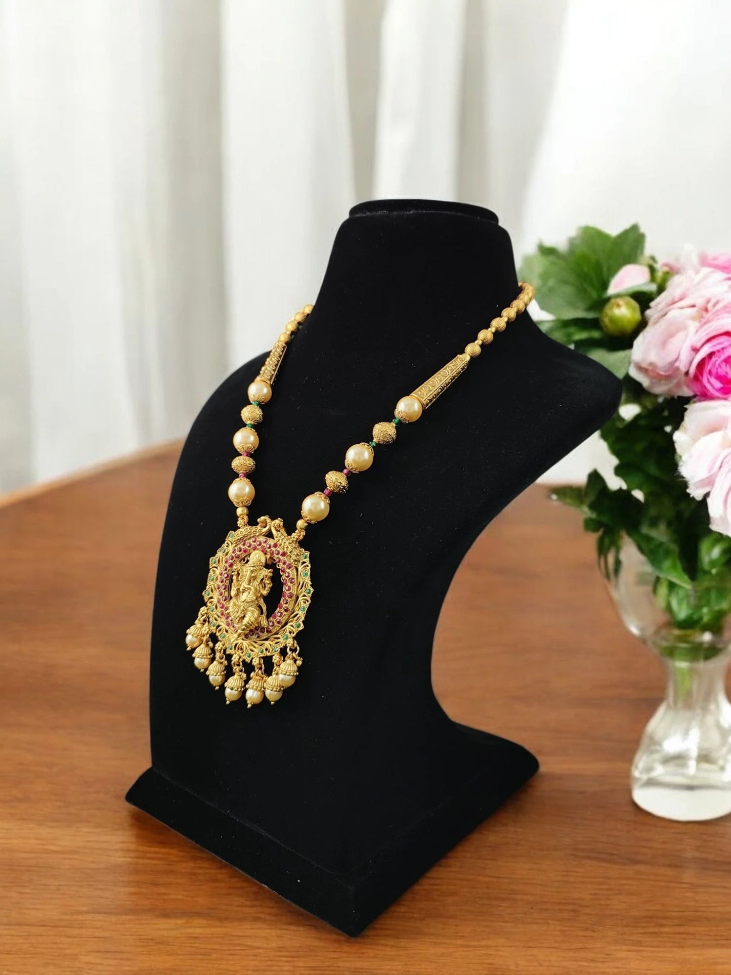 Aashna Temple Pendent Set