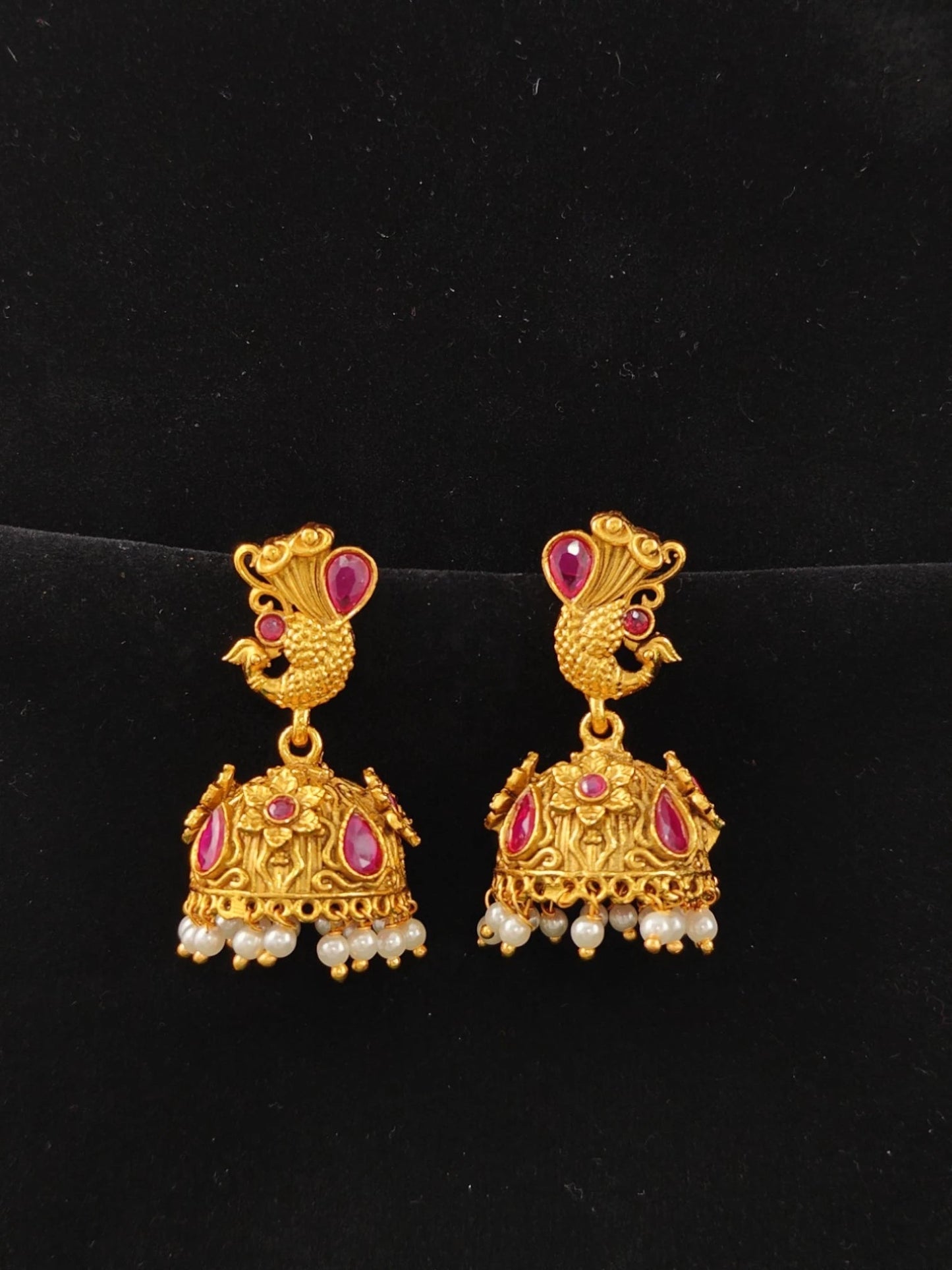 Aashna Temple Pendent Set