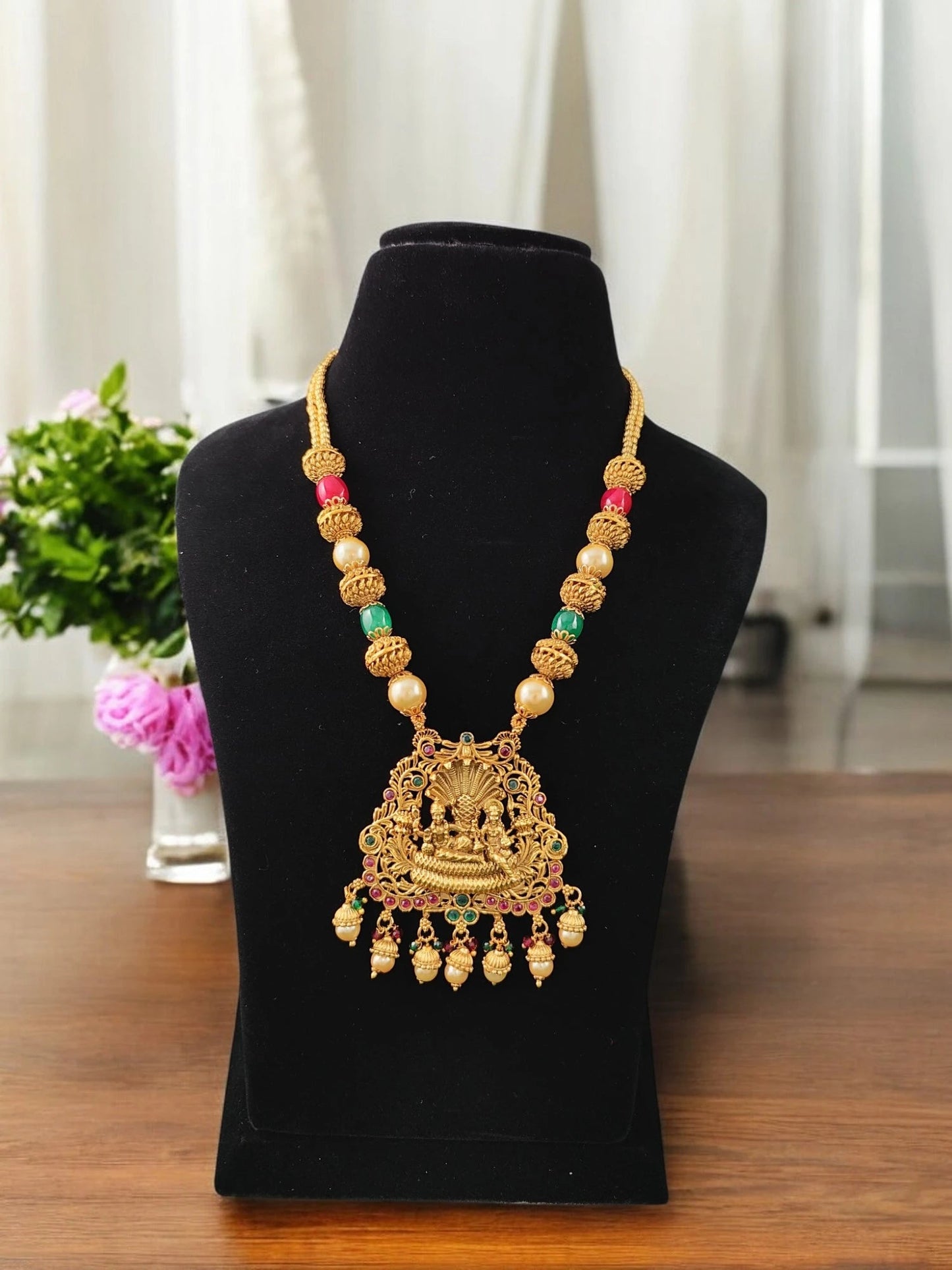 Yukti Temple Pendent Set