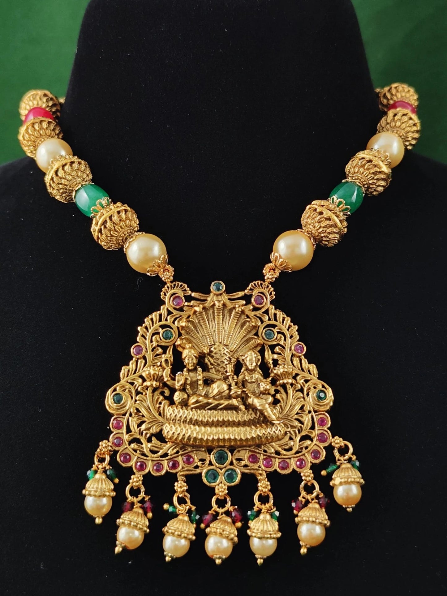 Yukti Temple Pendent Set