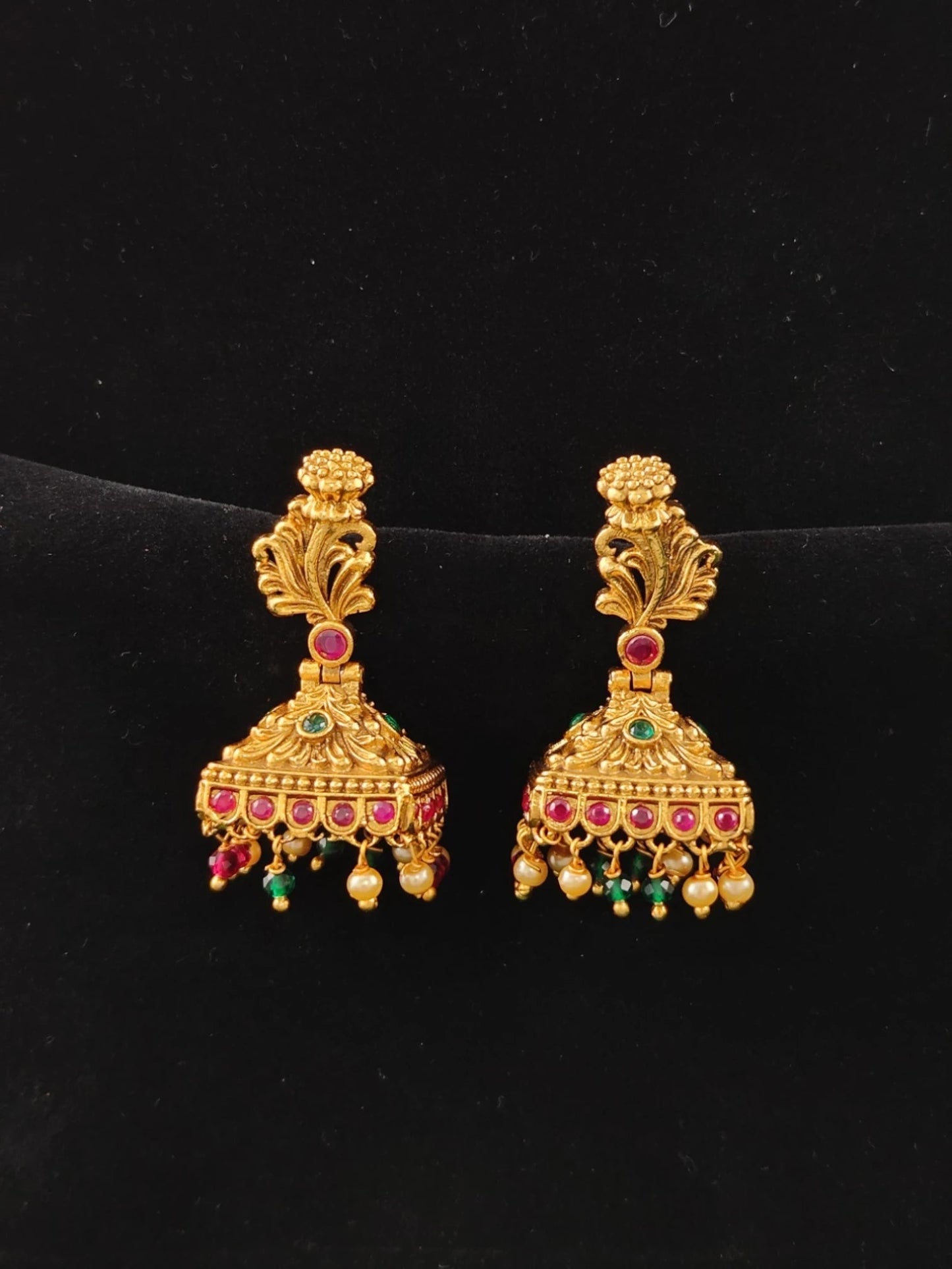 Yukti Temple Pendent Set