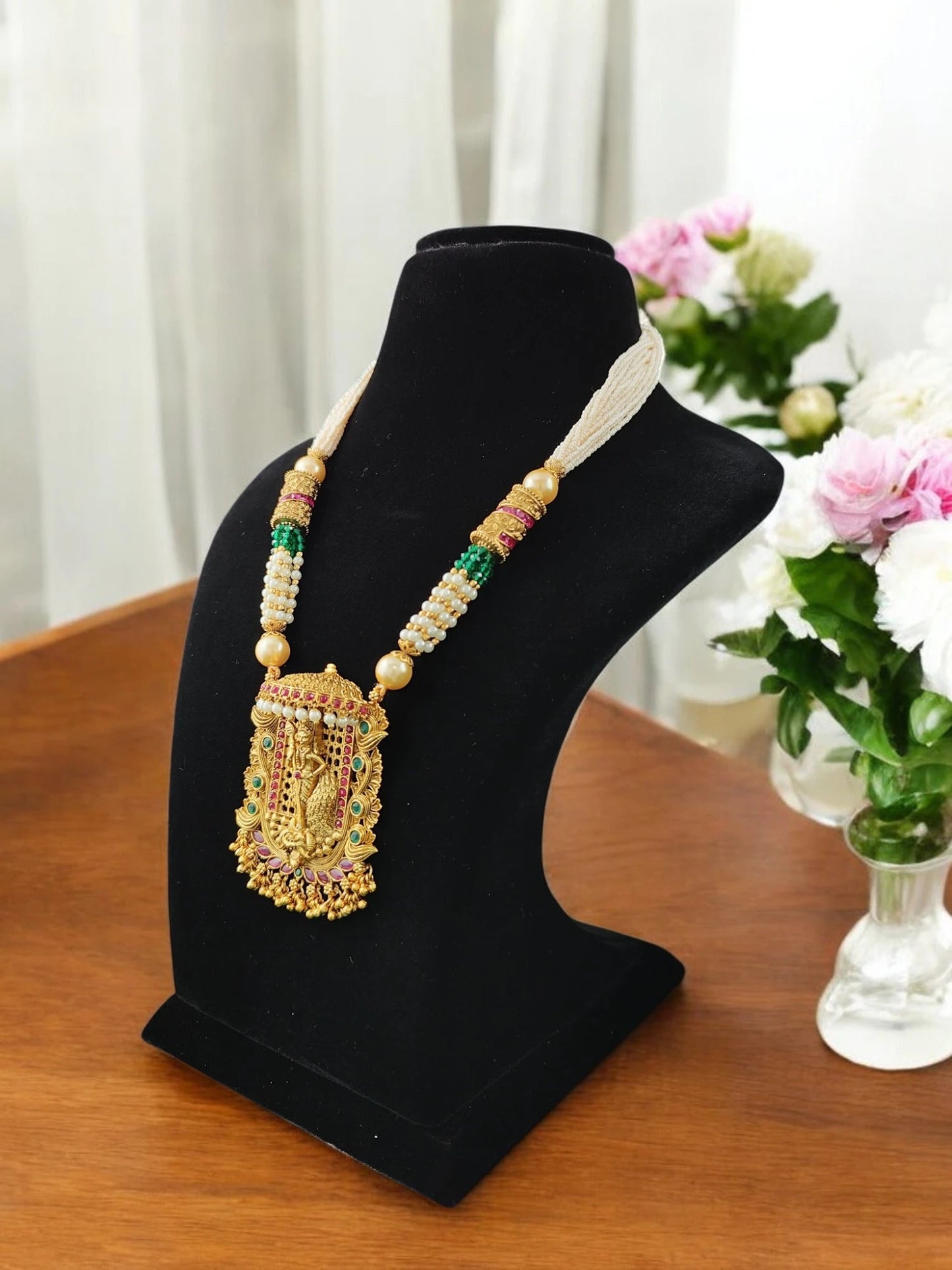 Vaidehi Temple Pendent Set