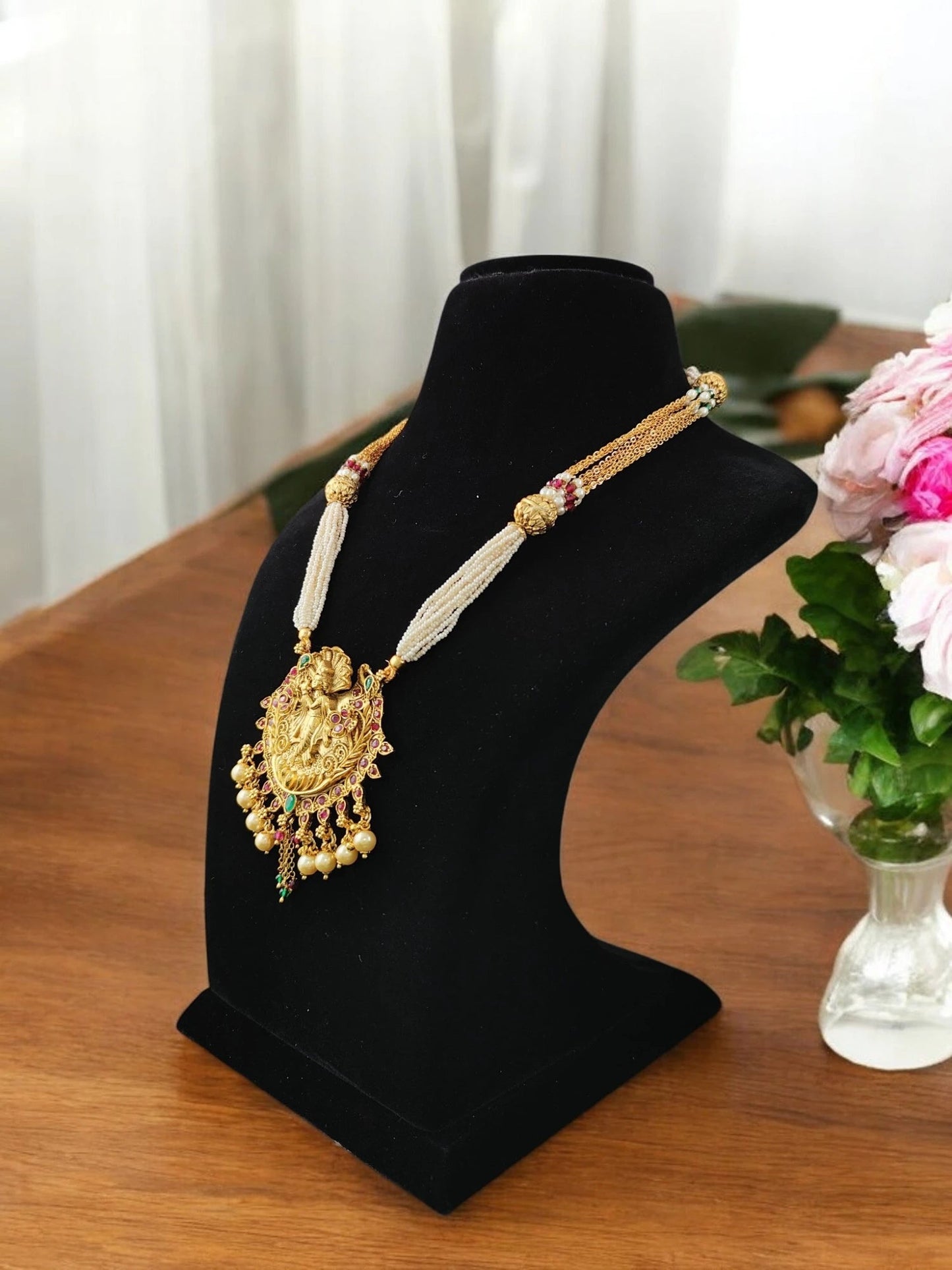 Varnika Temple Pendent Set