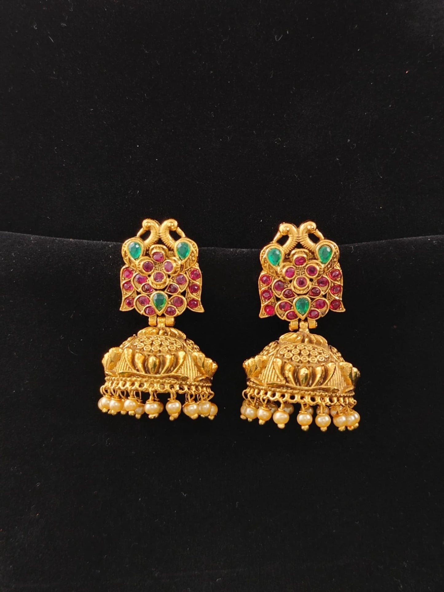 Varnika Temple Pendent Set