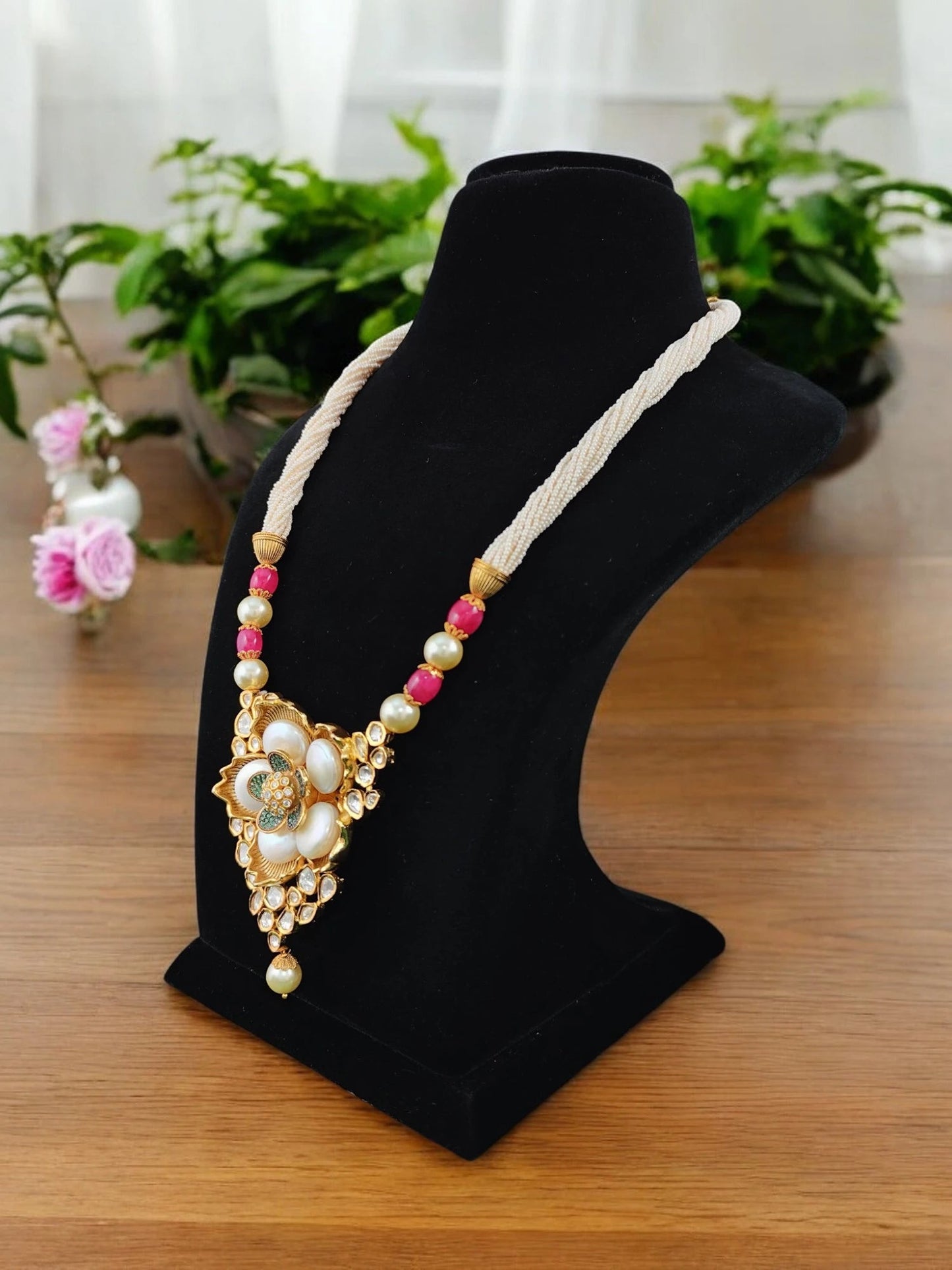 Kimaya Kundan Pendent Set