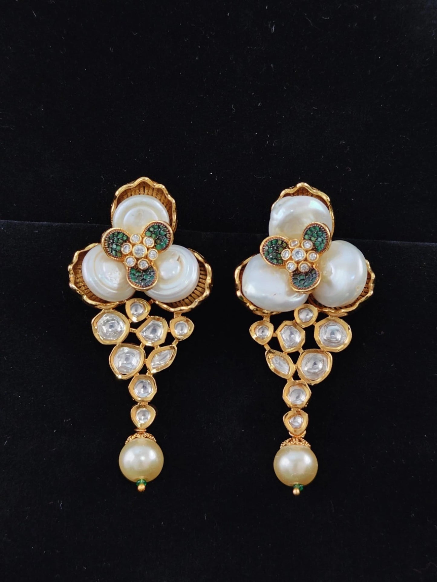 Kimaya Kundan Pendent Set