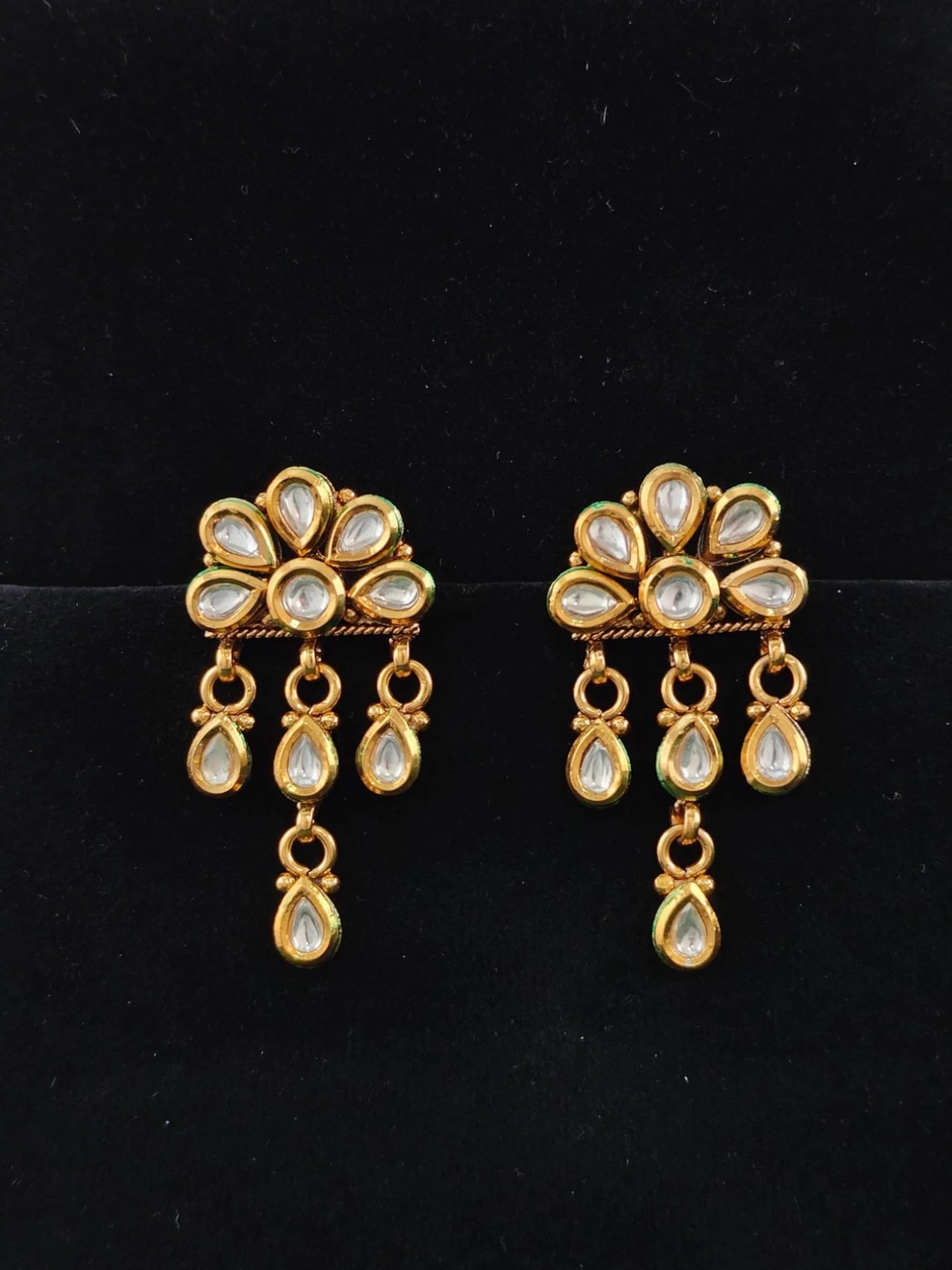 Kiya Kundan Pendent Set