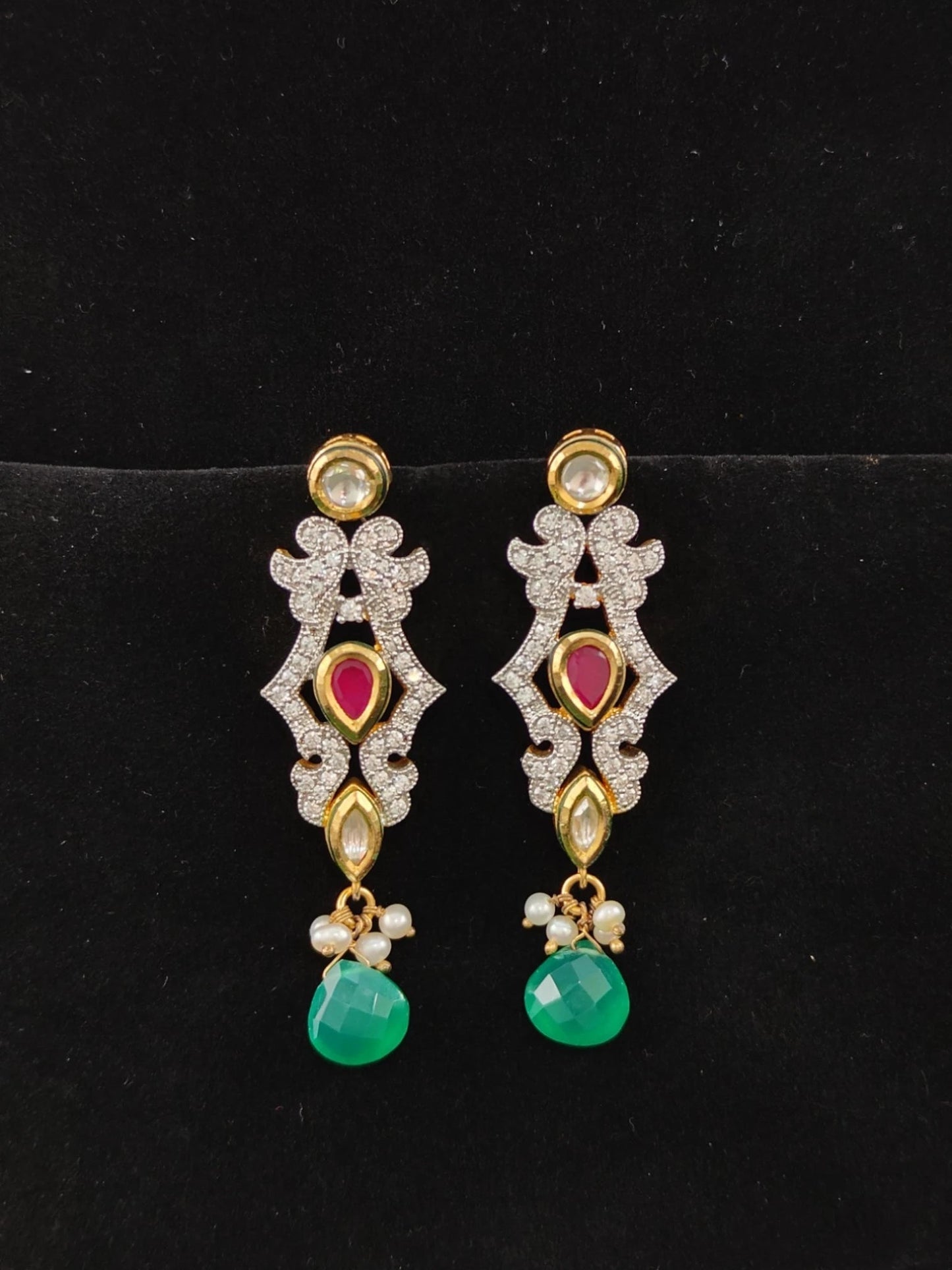 Kavya Kundan Pendent Set