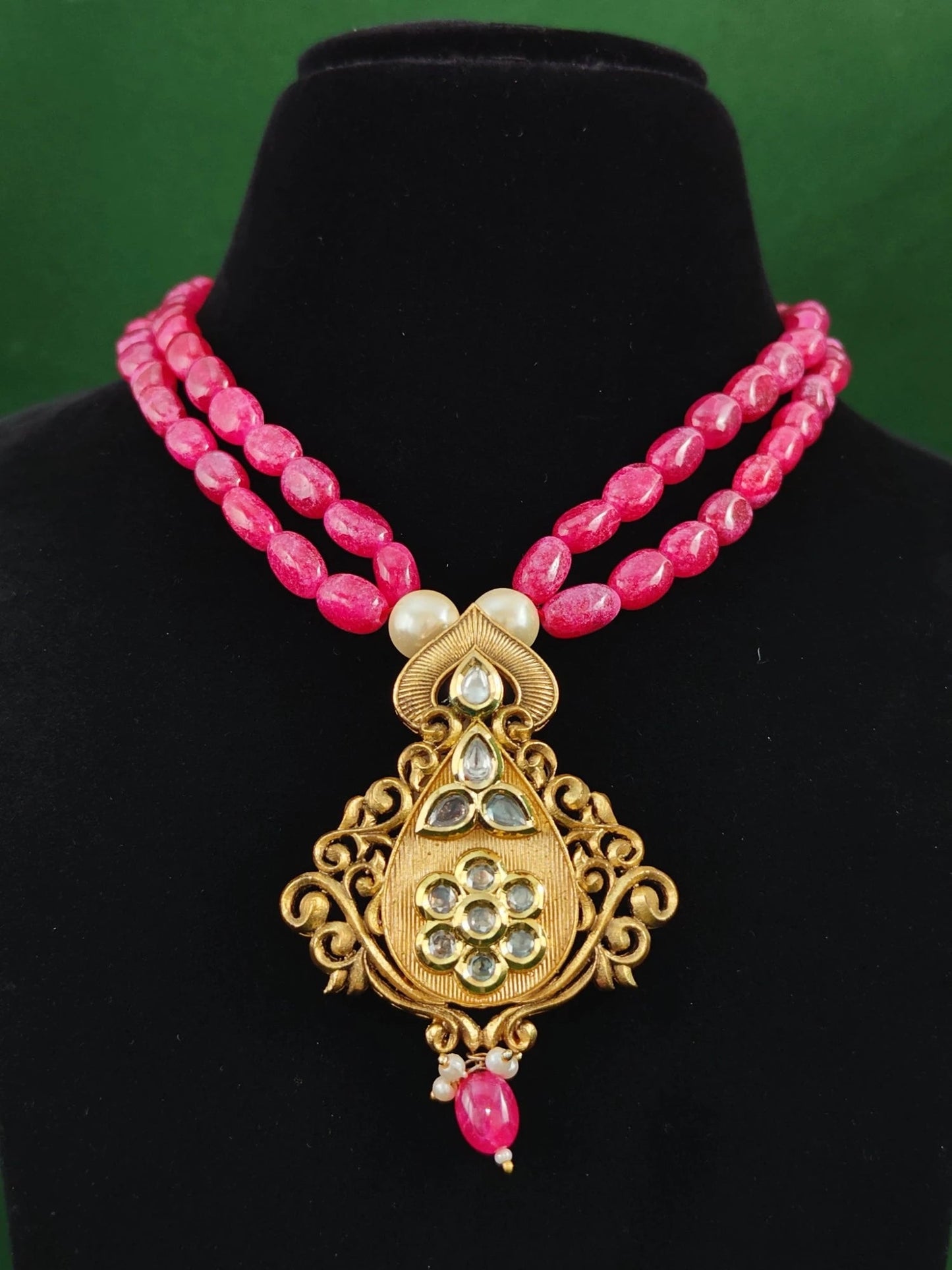 Kritika Kundan Pendent Set