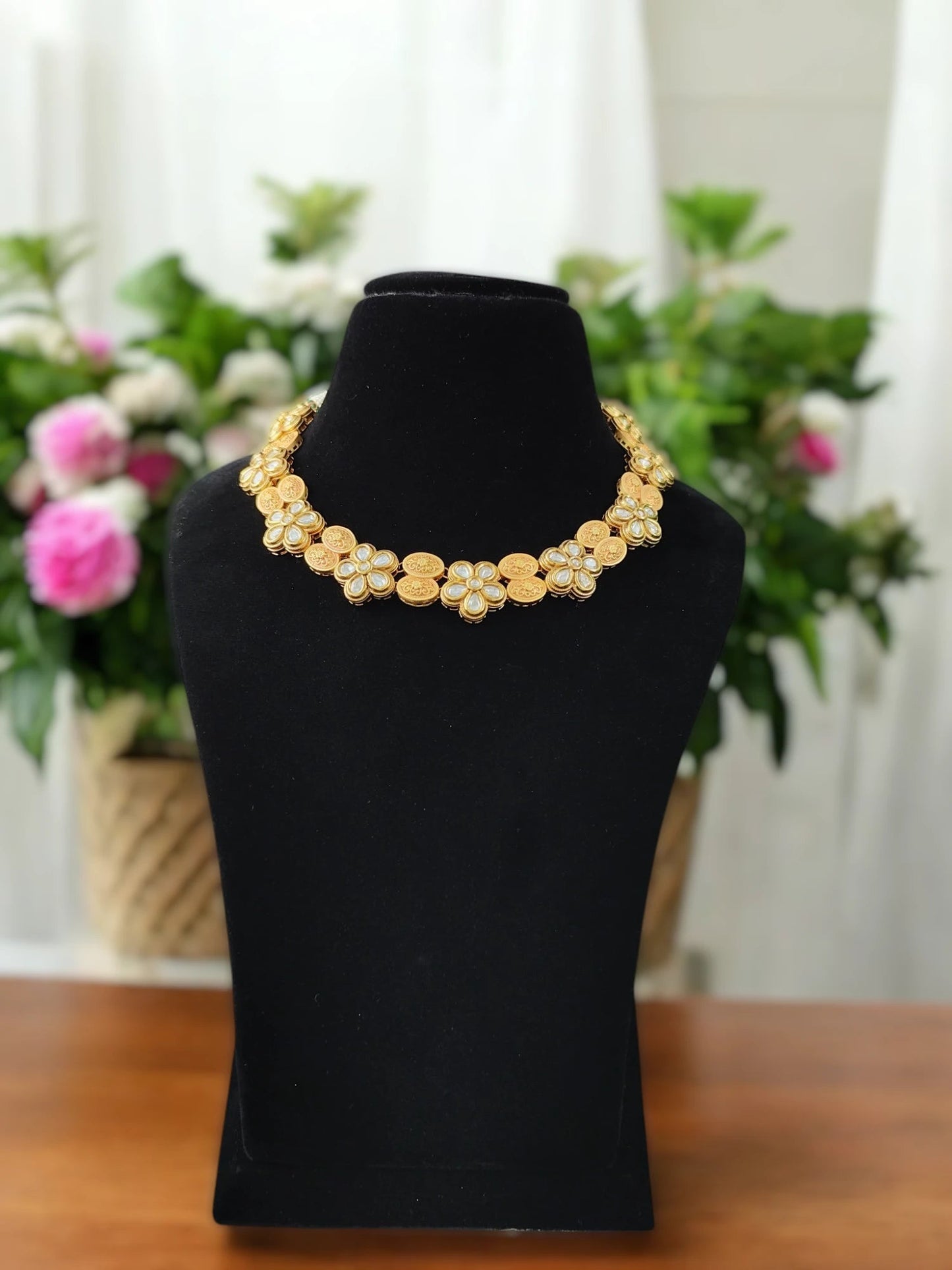 Kshiti Kundan Necklace Set