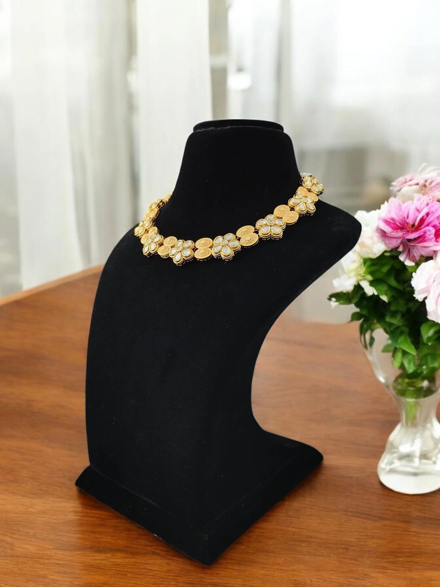 Kshiti Kundan Necklace Set