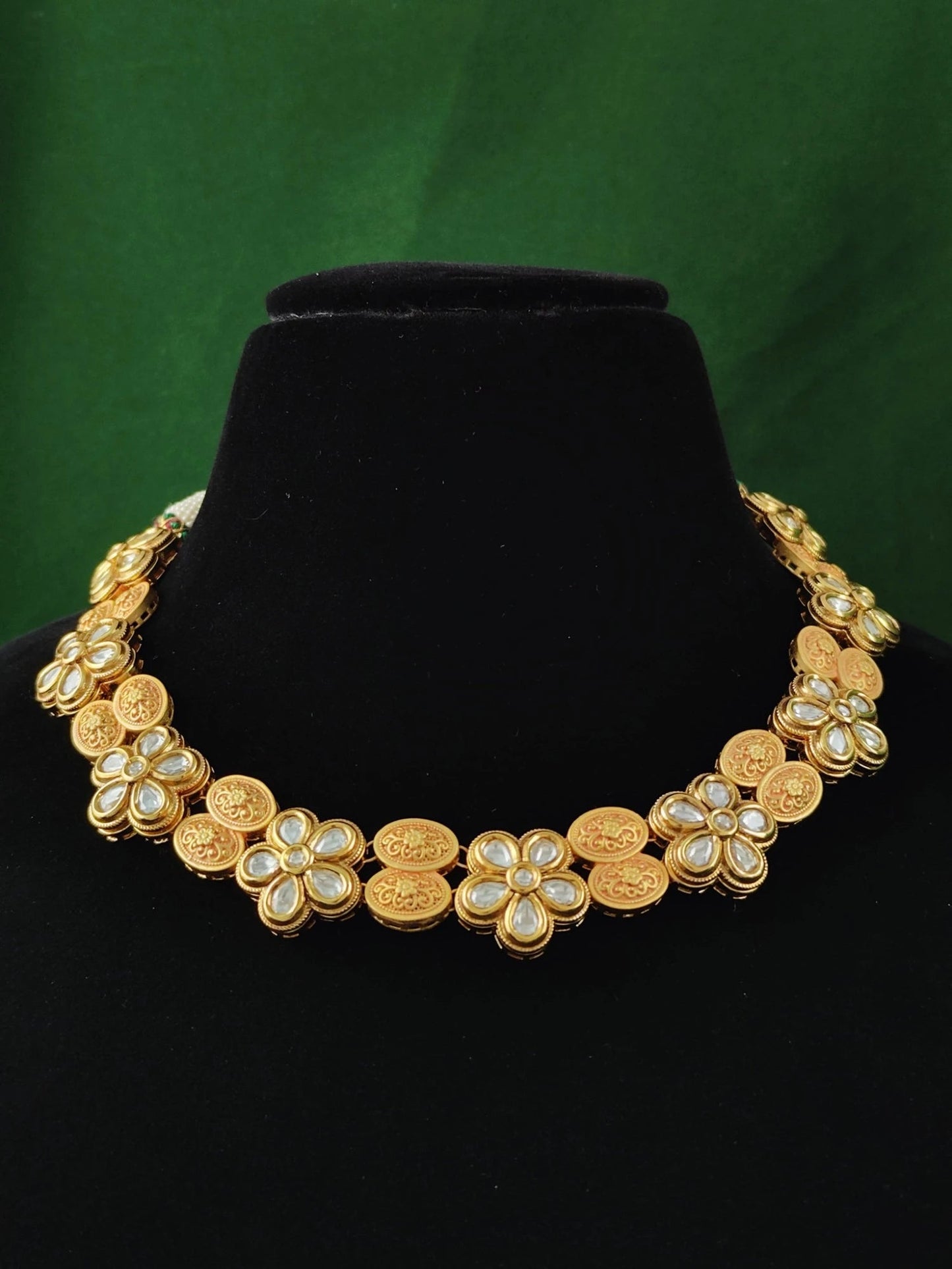Kshiti Kundan Necklace Set