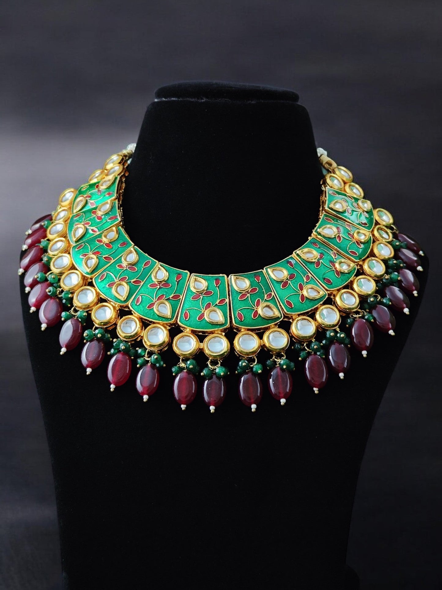 Siya Necklace Set