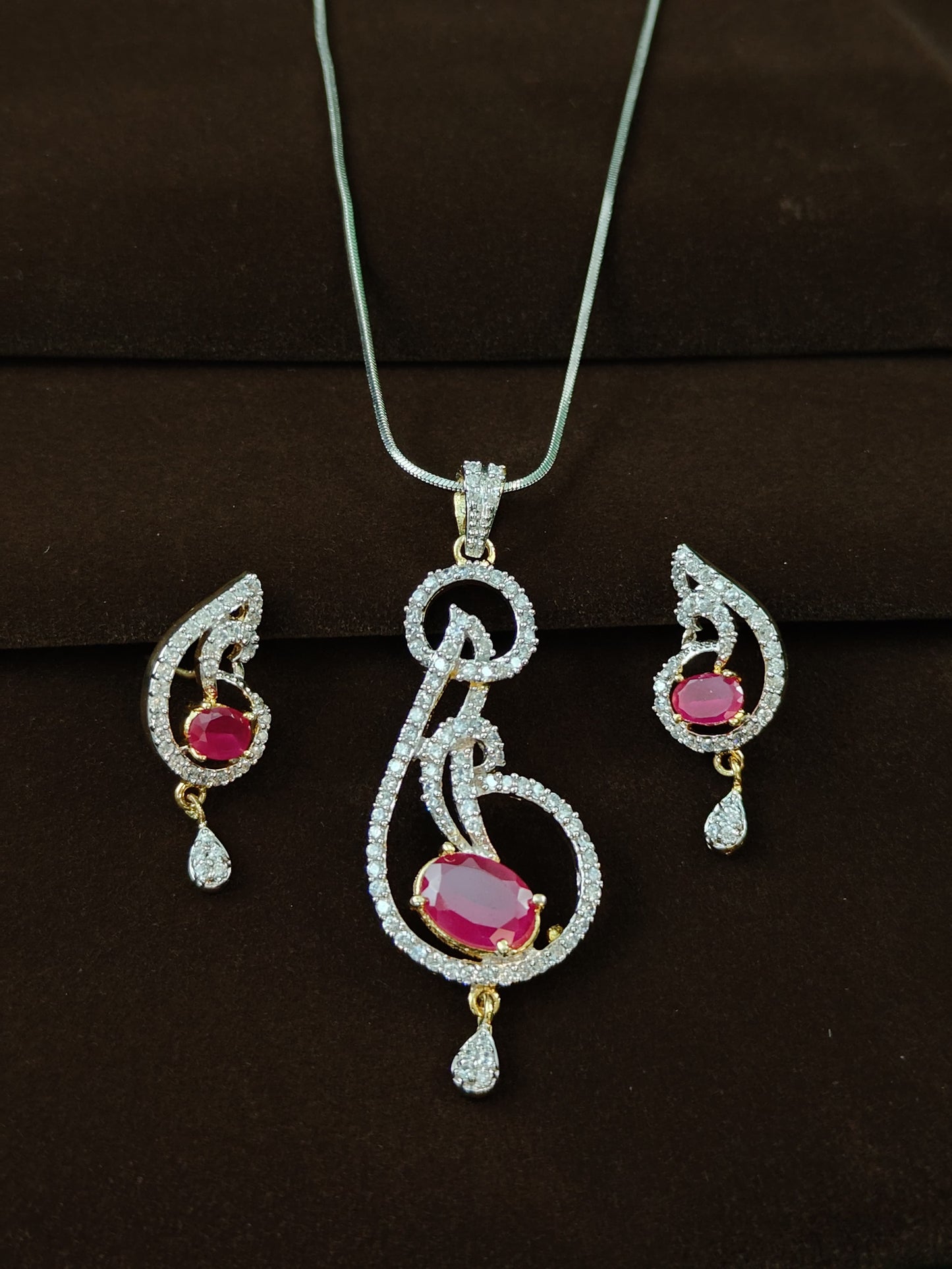 Anvitha DC Pendent Set