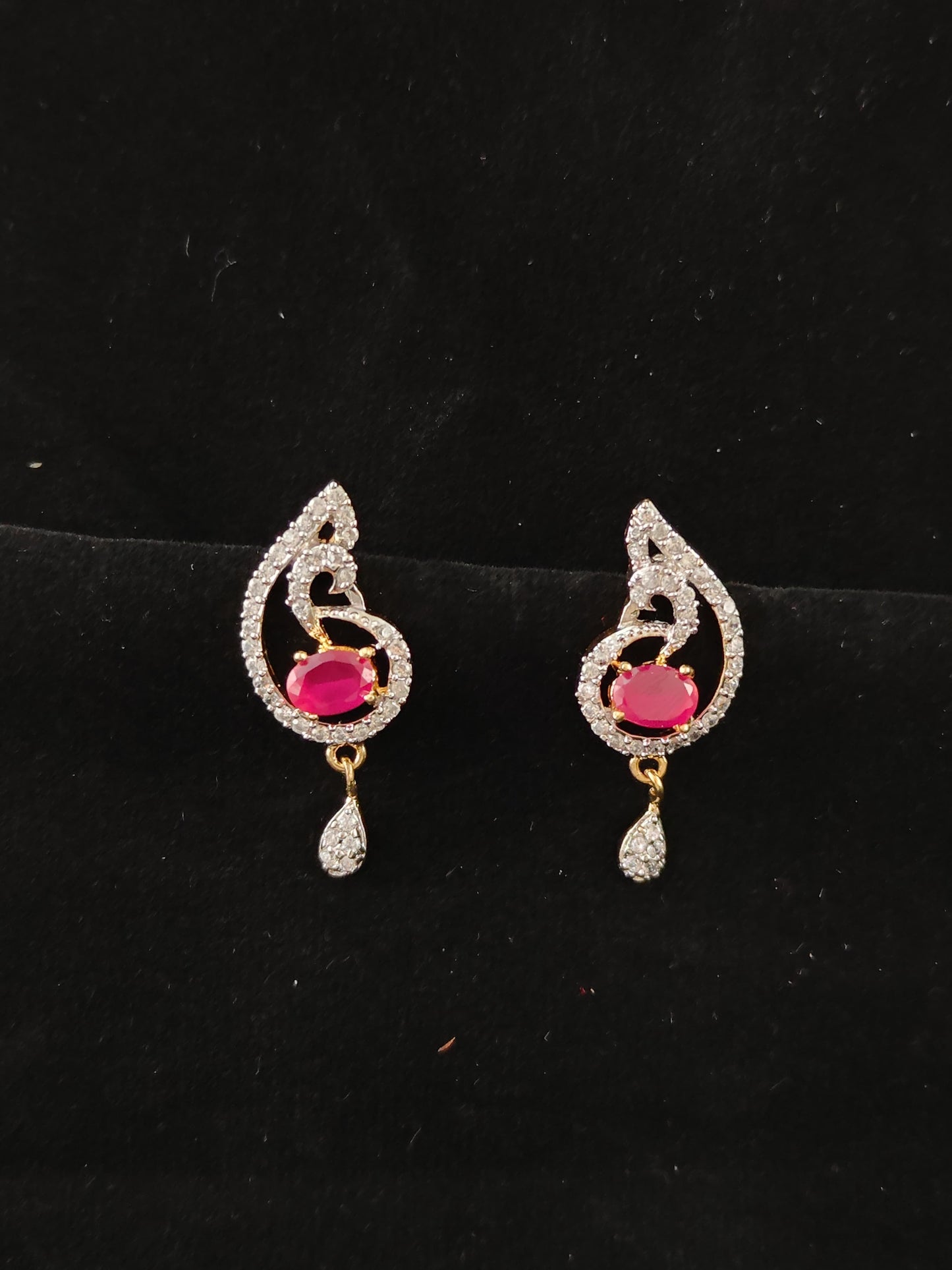 Anvitha DC Pendent Set