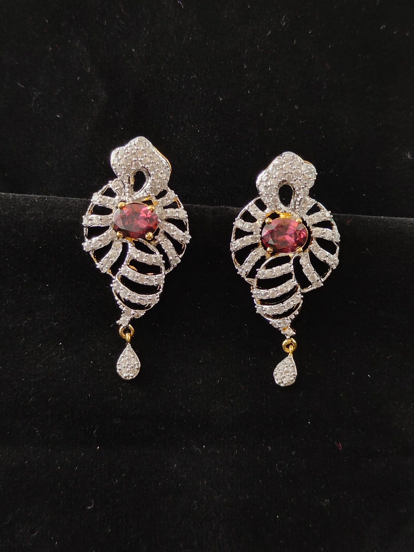 Kaisha DC Pendent Set