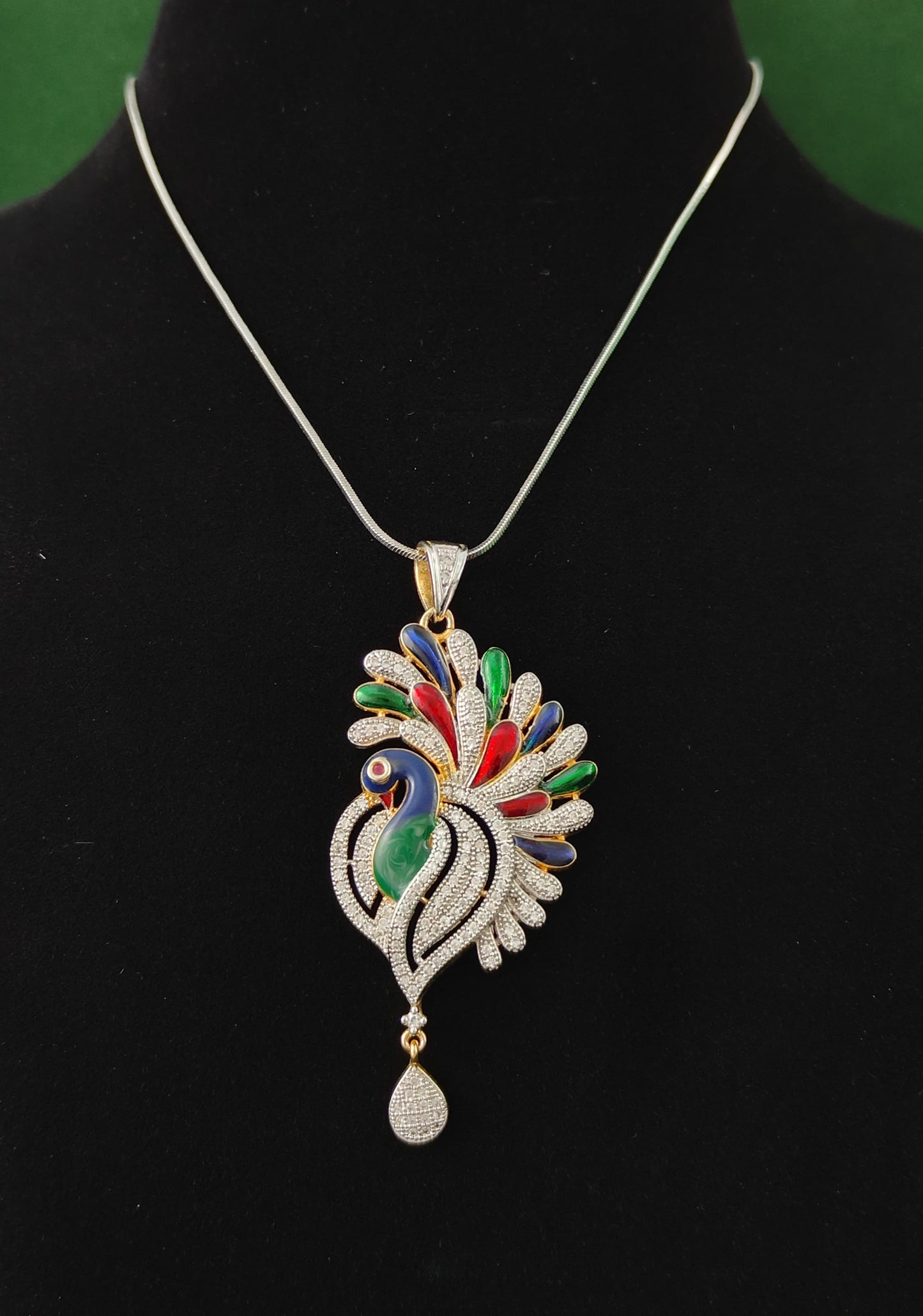 Suhana DC Pendent Set