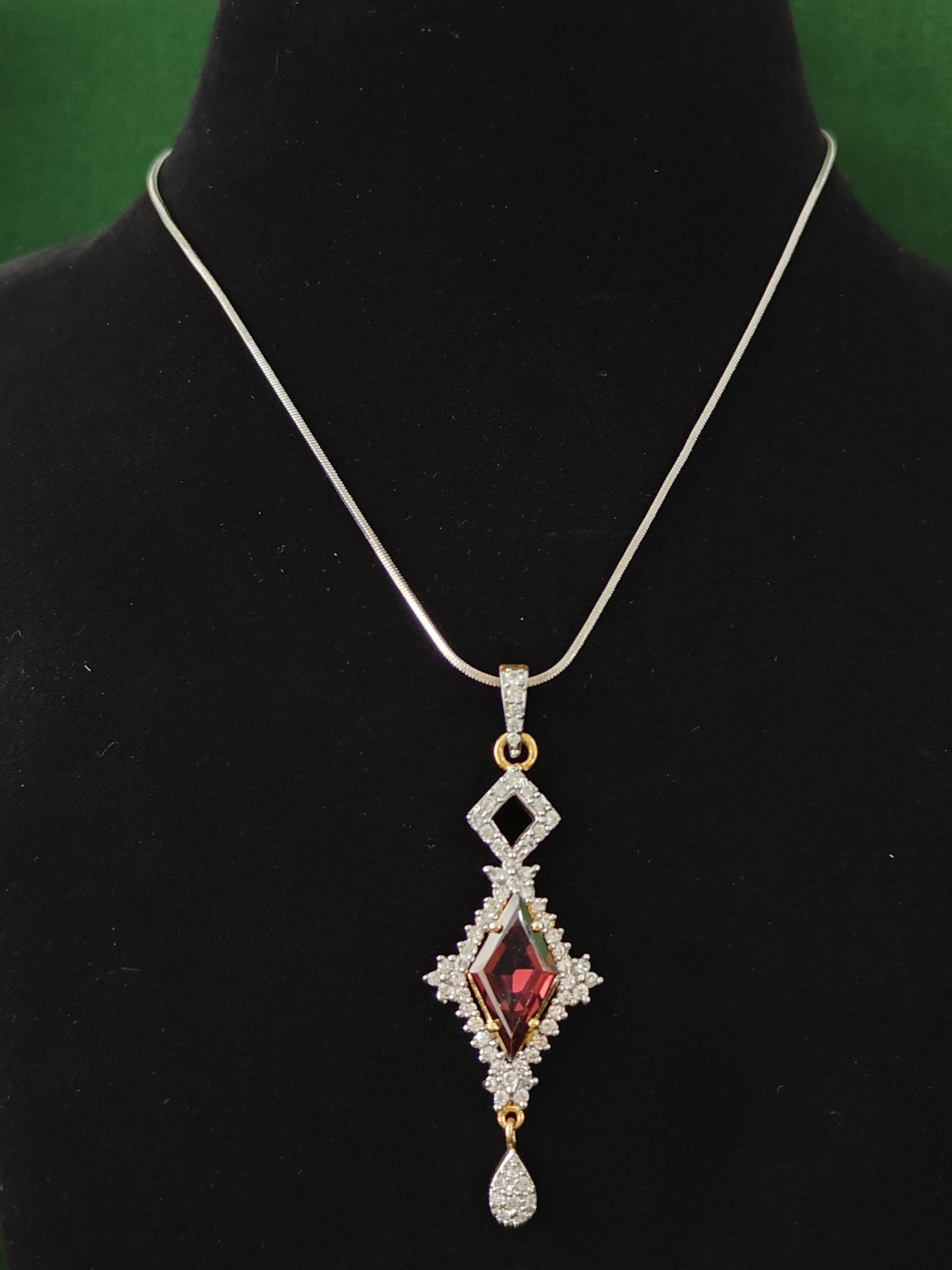 Aditi DC Pendent Set