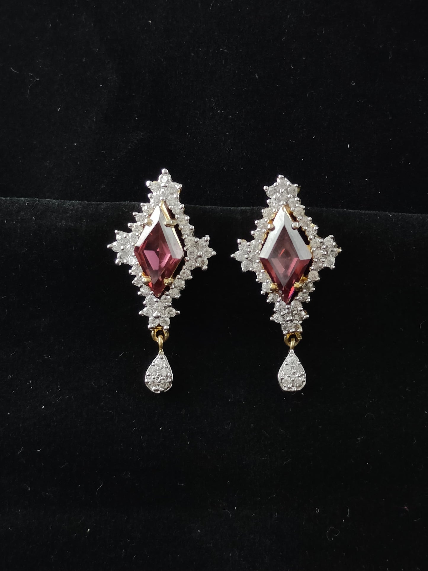 Aditi DC Pendent Set