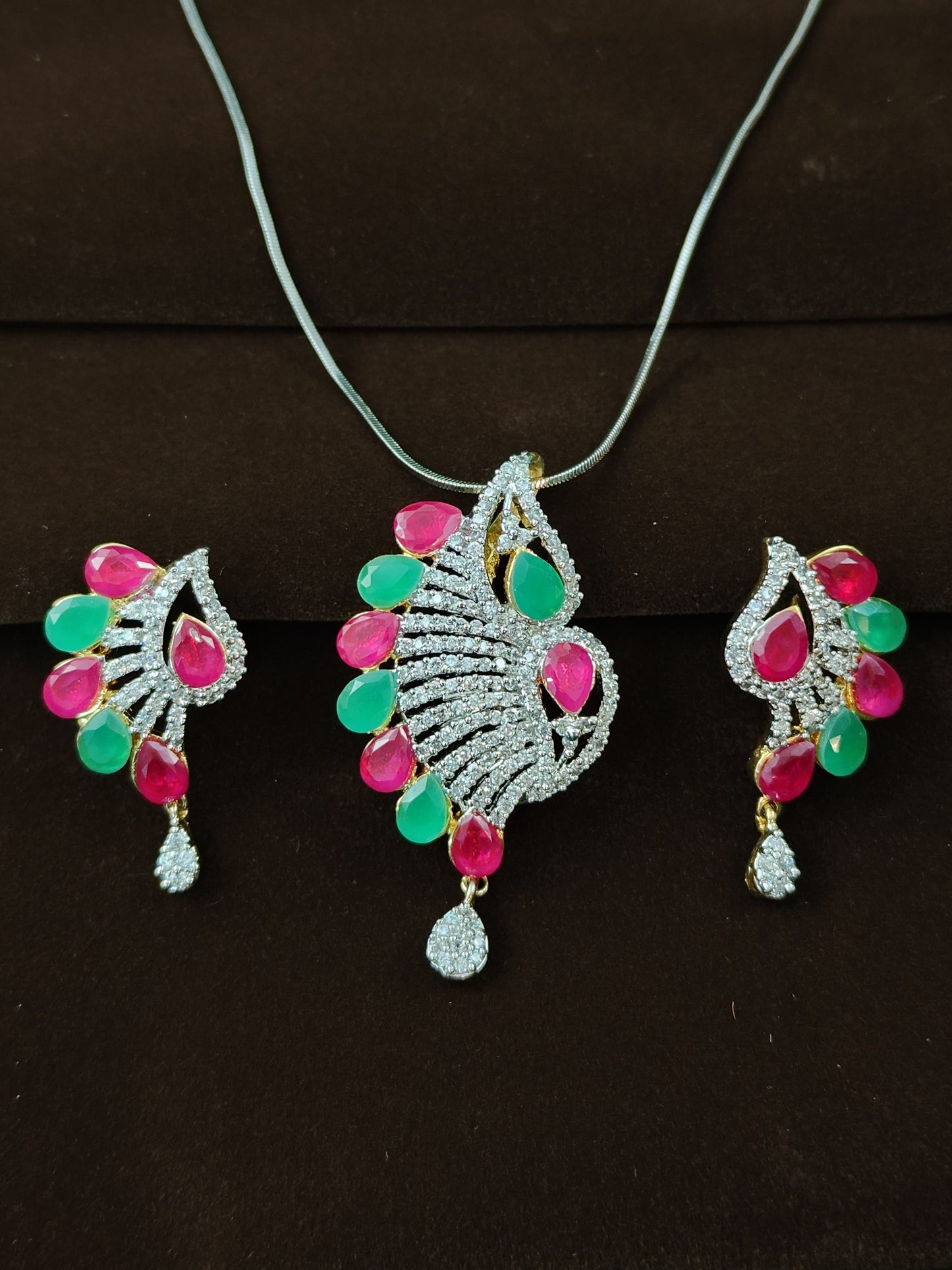 Ananya DC Pendent Set