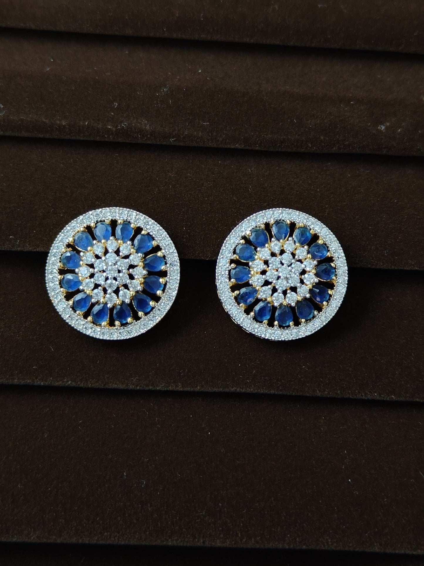 Yashasvi Victorian Choker Set