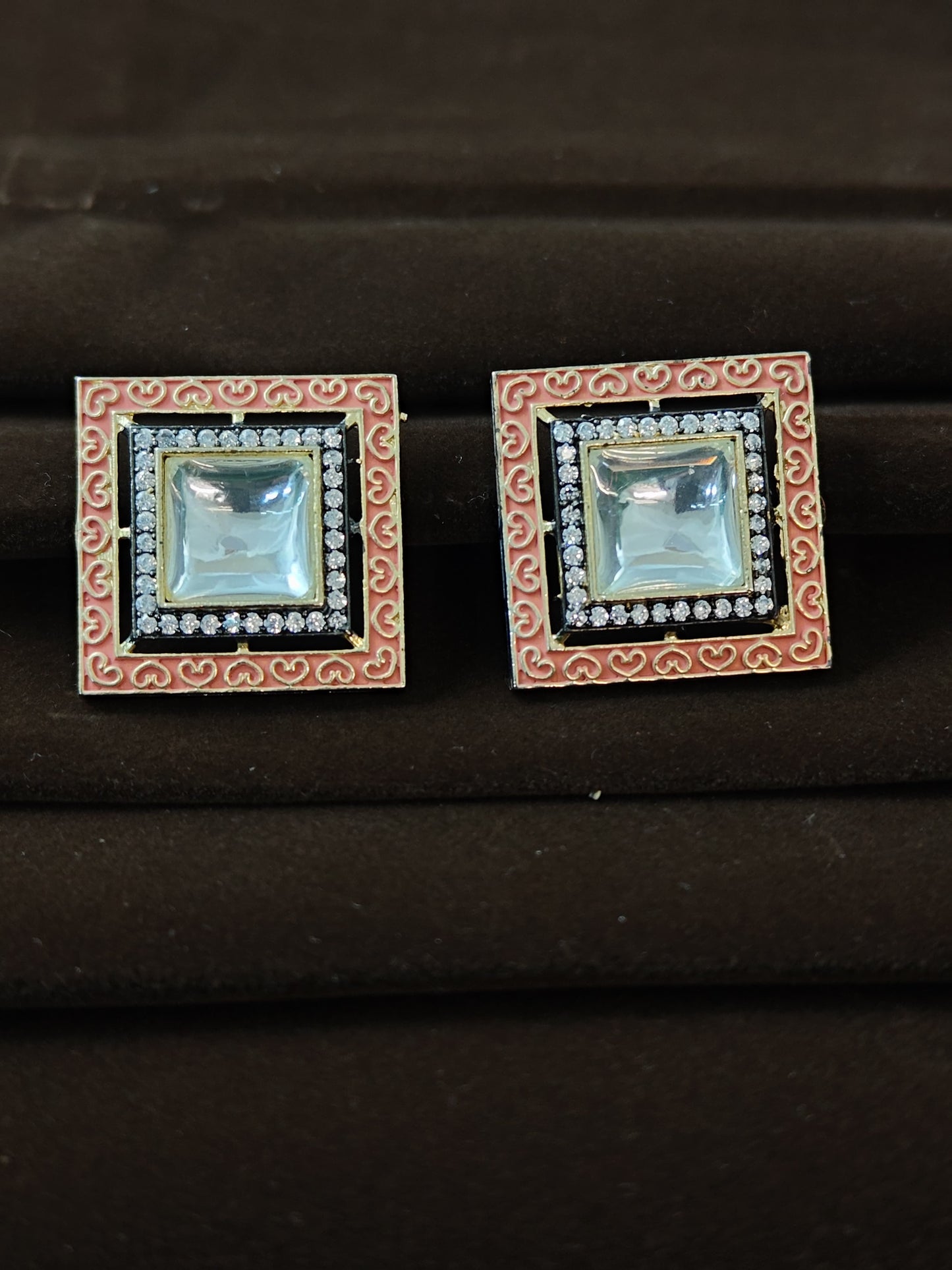 Inaaya Victorian Choker Set