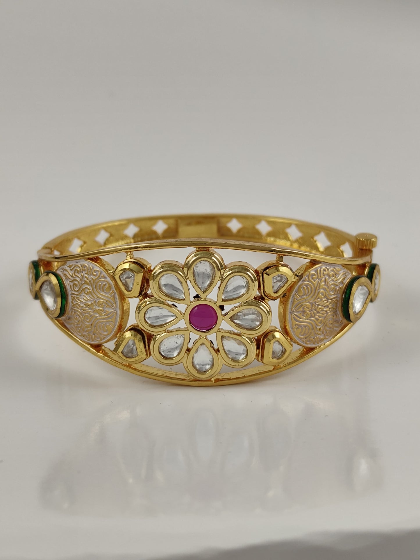 Vaidehi Kundan Bracelet