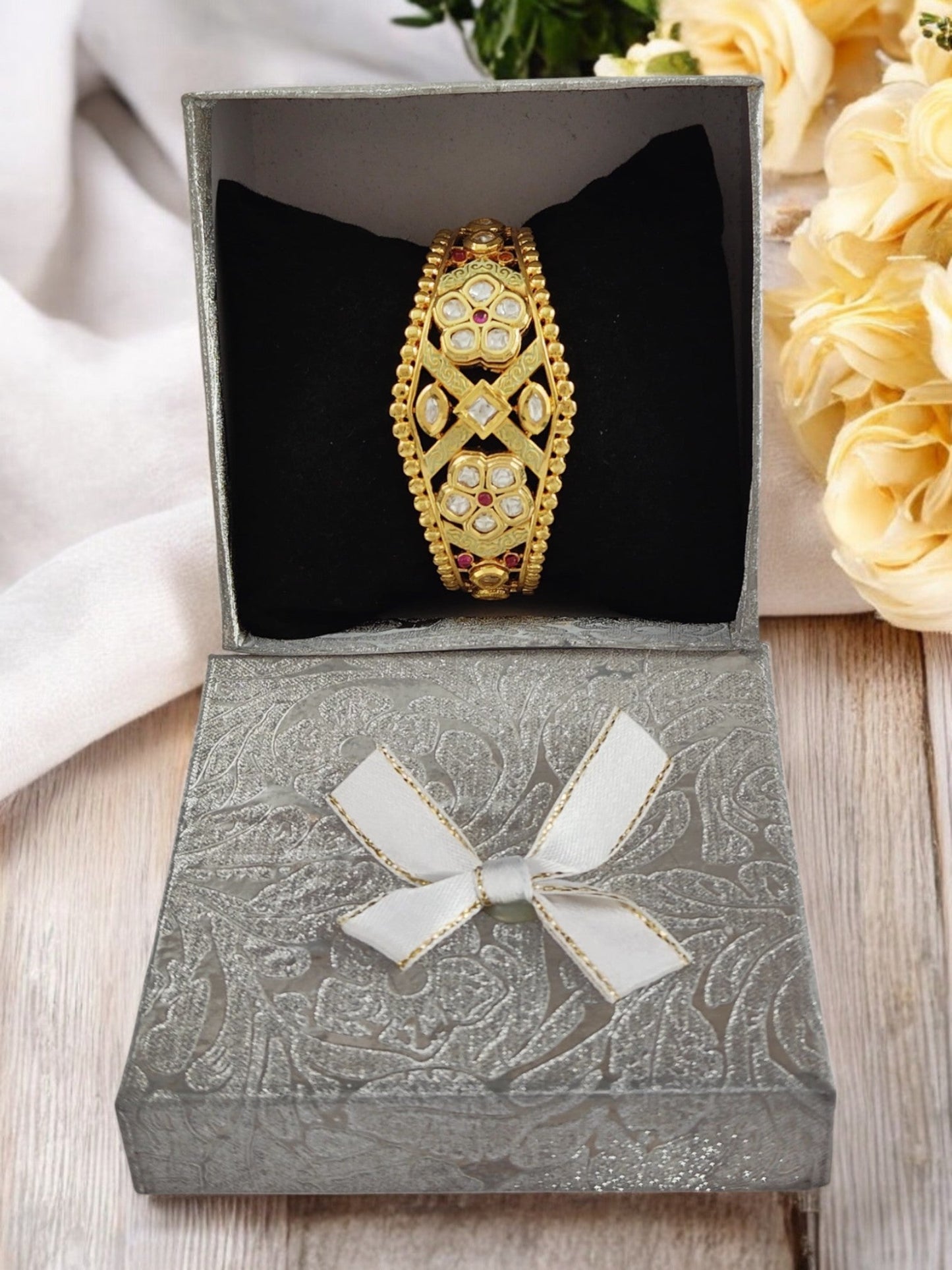 Vedika Kundan Bracelet