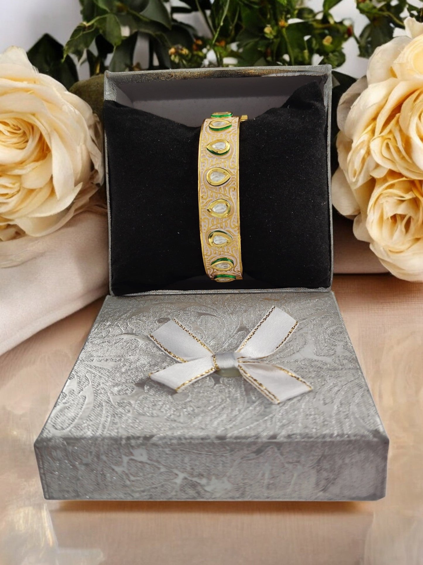 Vaishnavi Kundan Bracelet