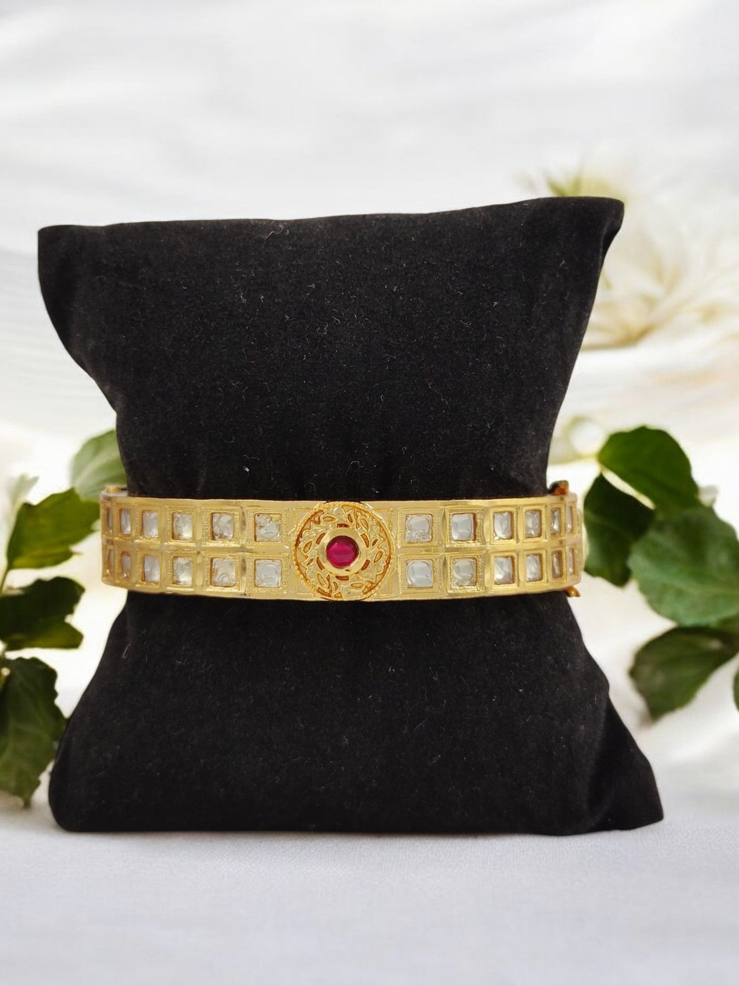 Yashasvi Kundan Bracelet