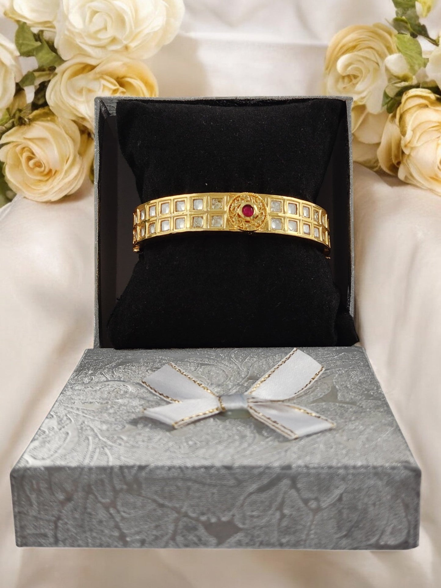 Yashasvi Kundan Bracelet