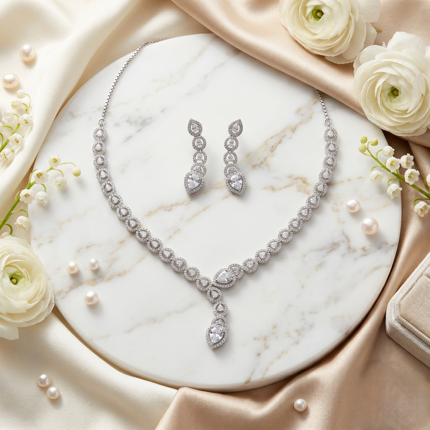 DC Necklace - E00BPM