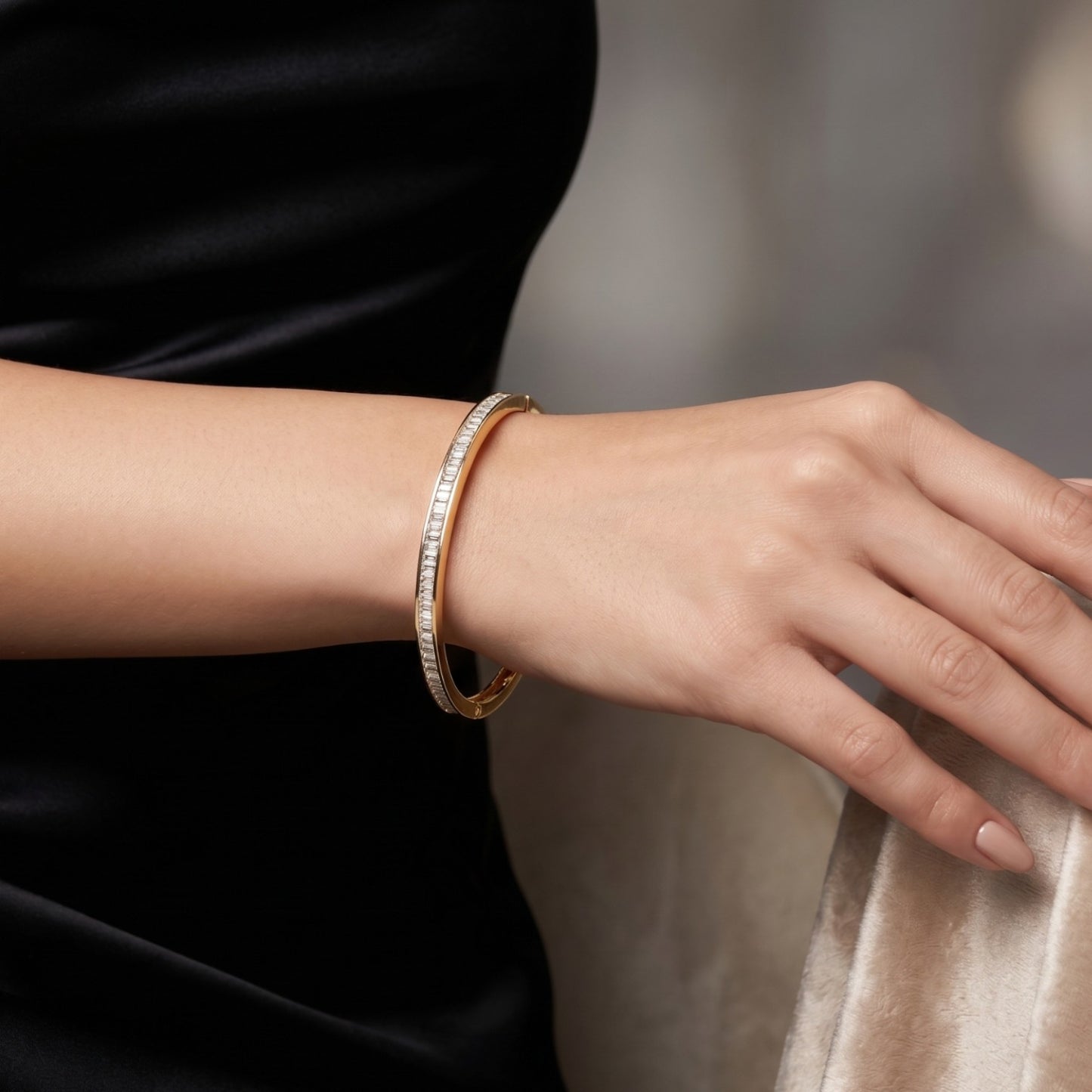 DC Bracelet - E00BQE