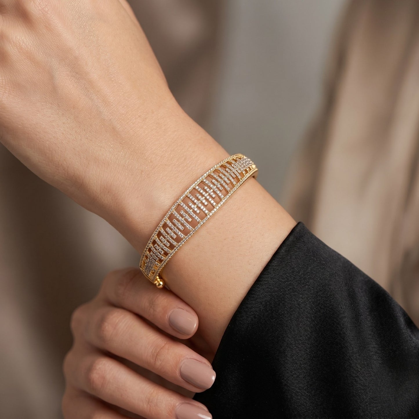 DC Bracelet - E00BQG