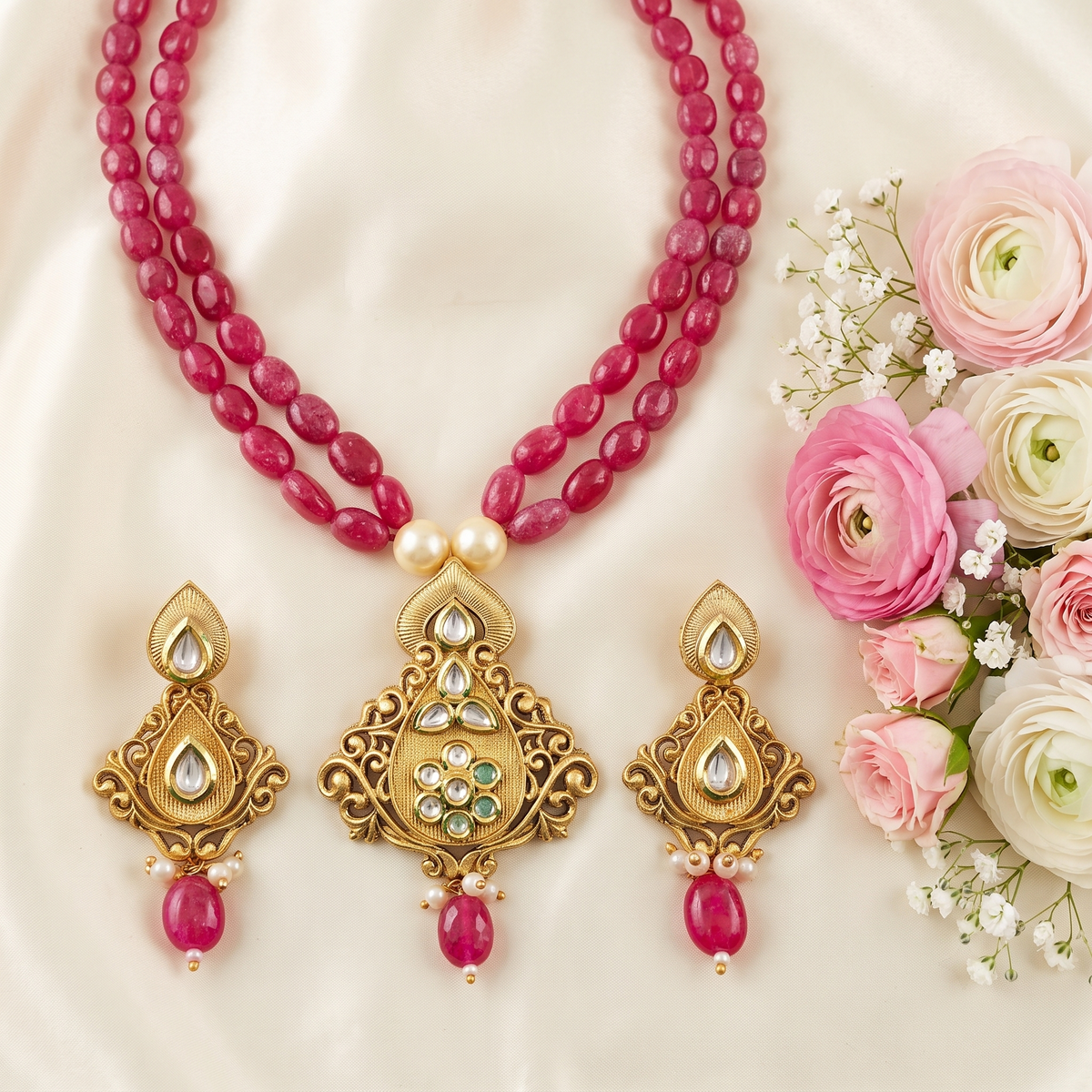 Kritika Kundan Pendent Set