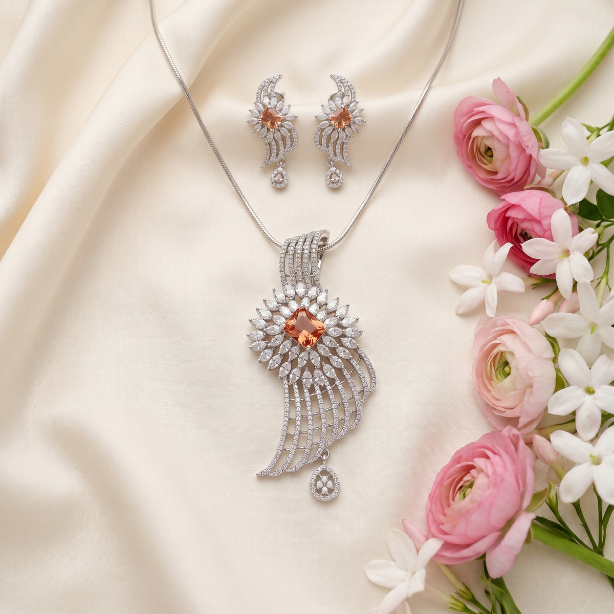 Tanvi DC Pendent Set
