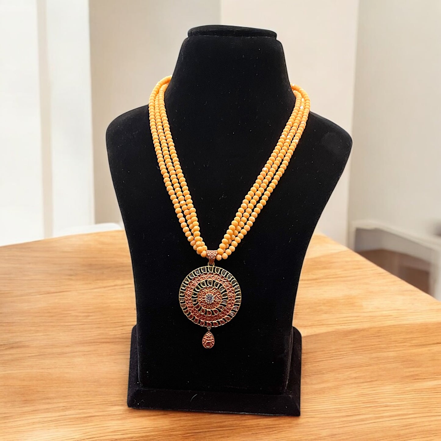 Avni Zircon Pendent Set