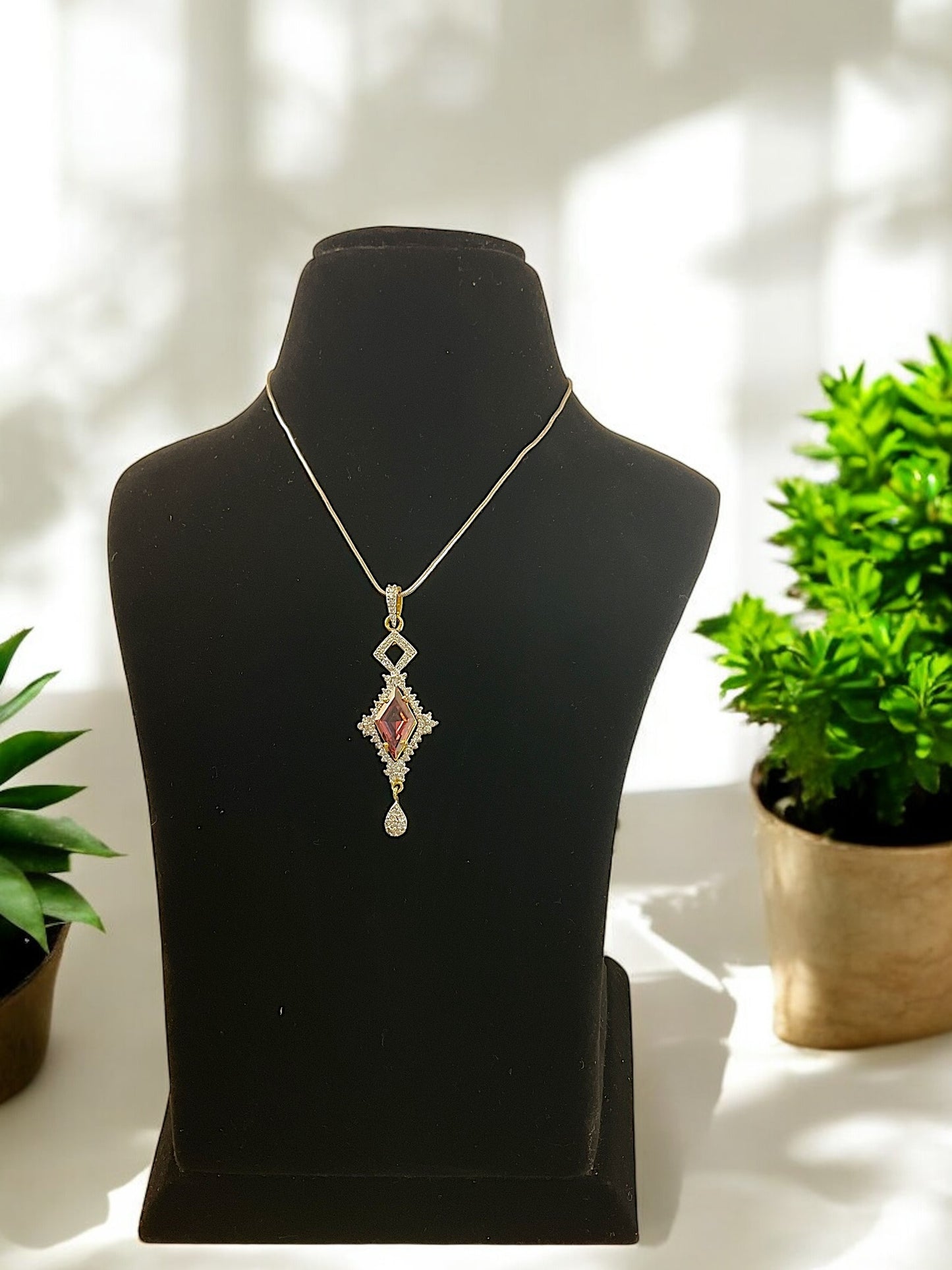 Nitya DC Pendent Set