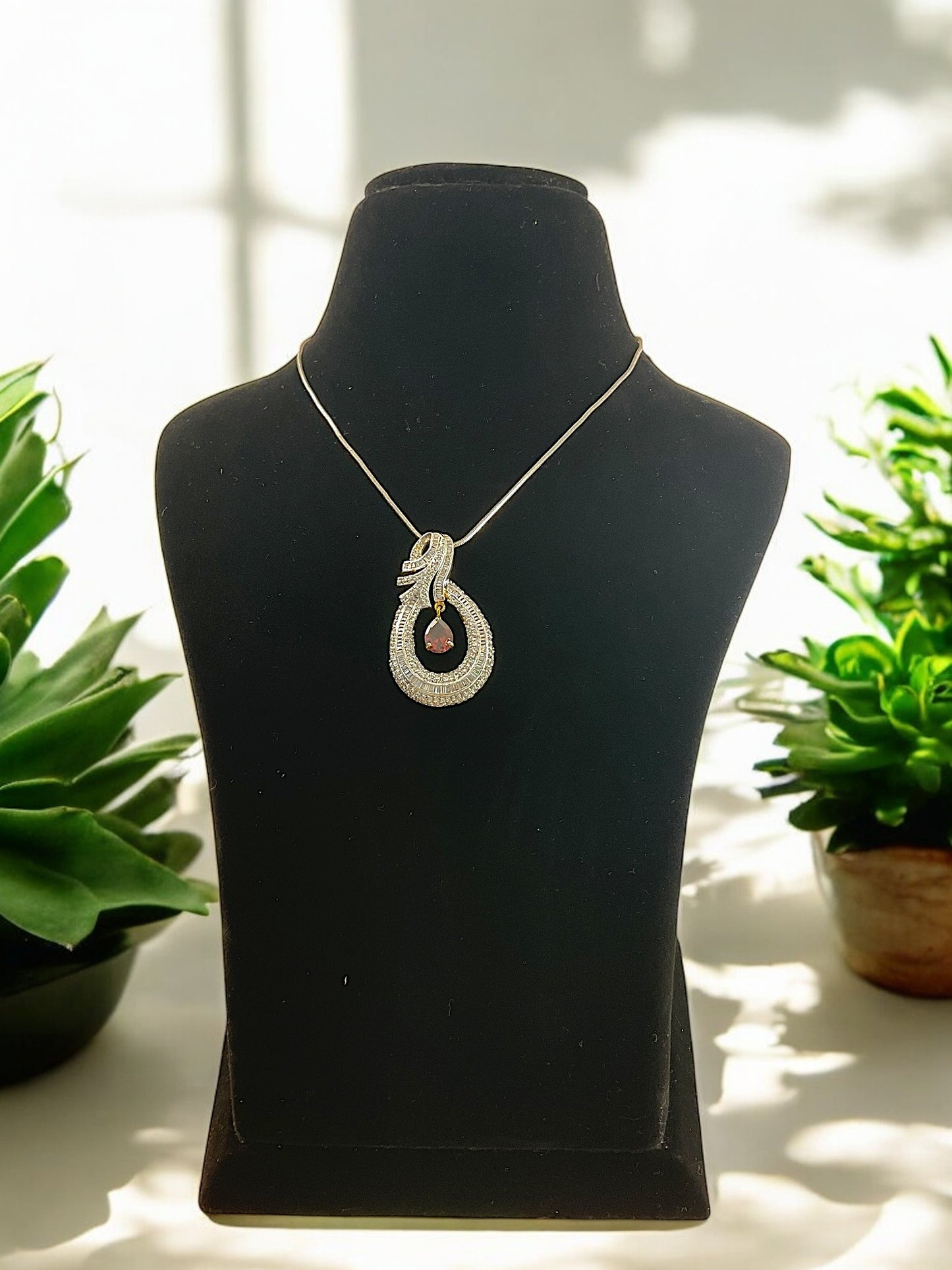 Aarohi DC Pendent Set