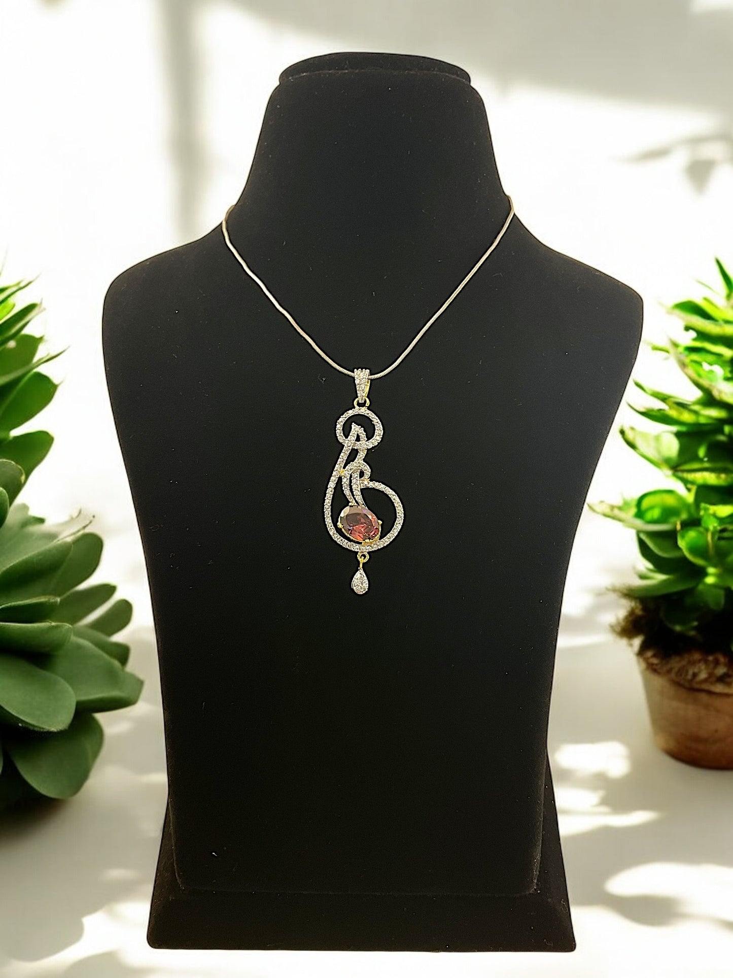 Seerat DC Pendent Set