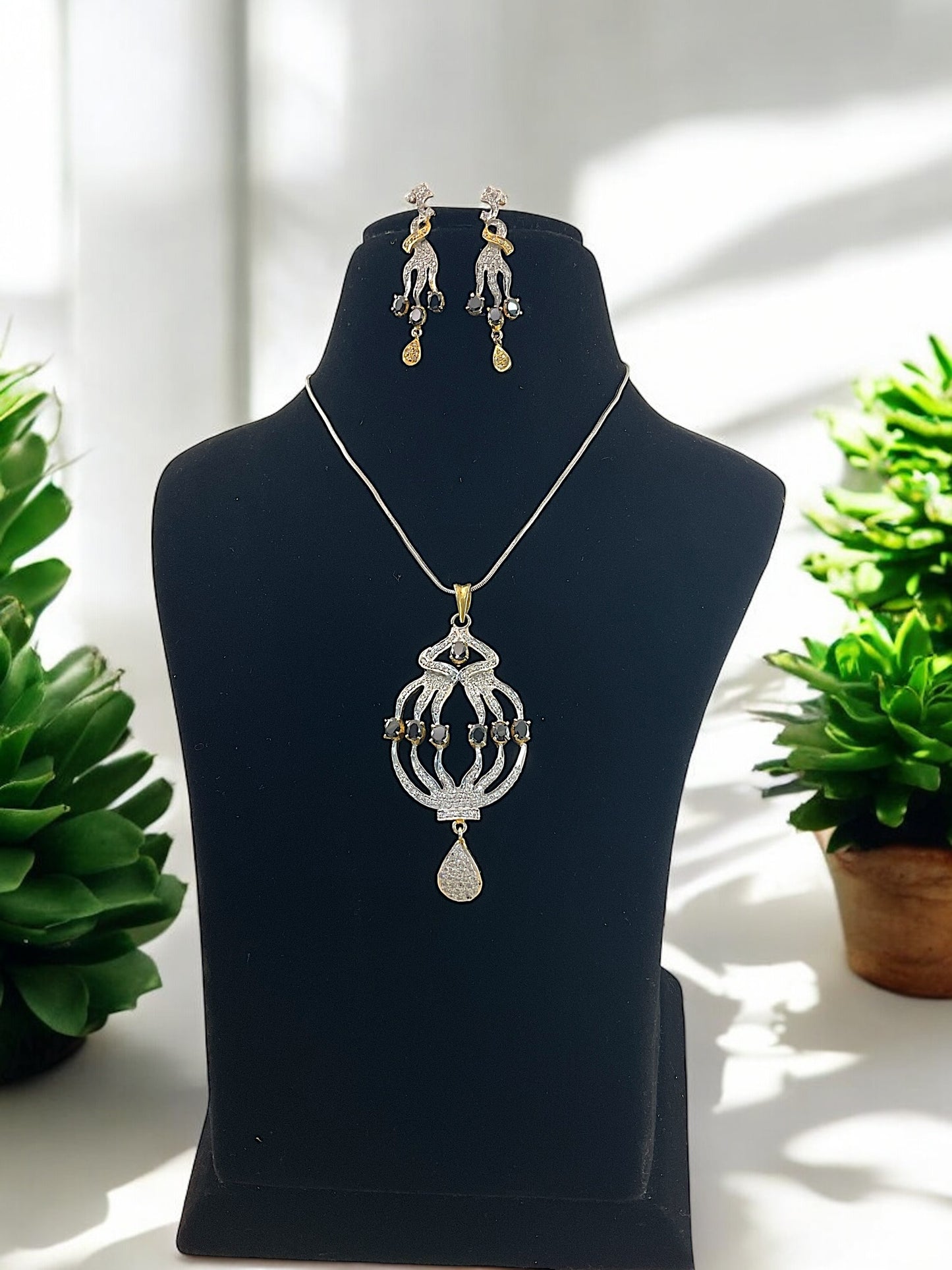 Ishana DC Pendent Set