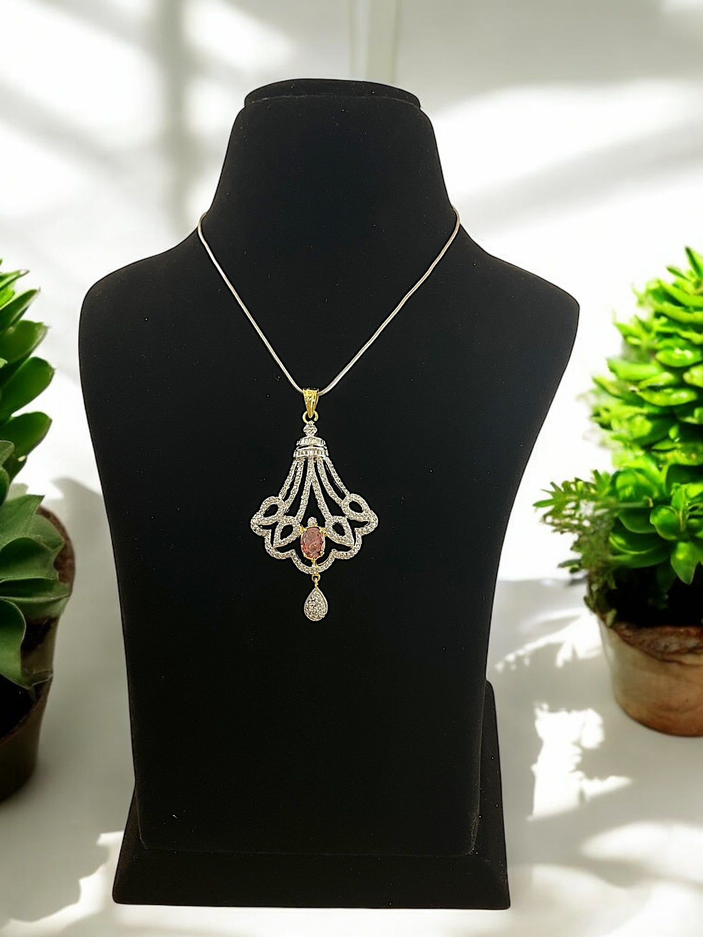 Navleen DC Pendent Set