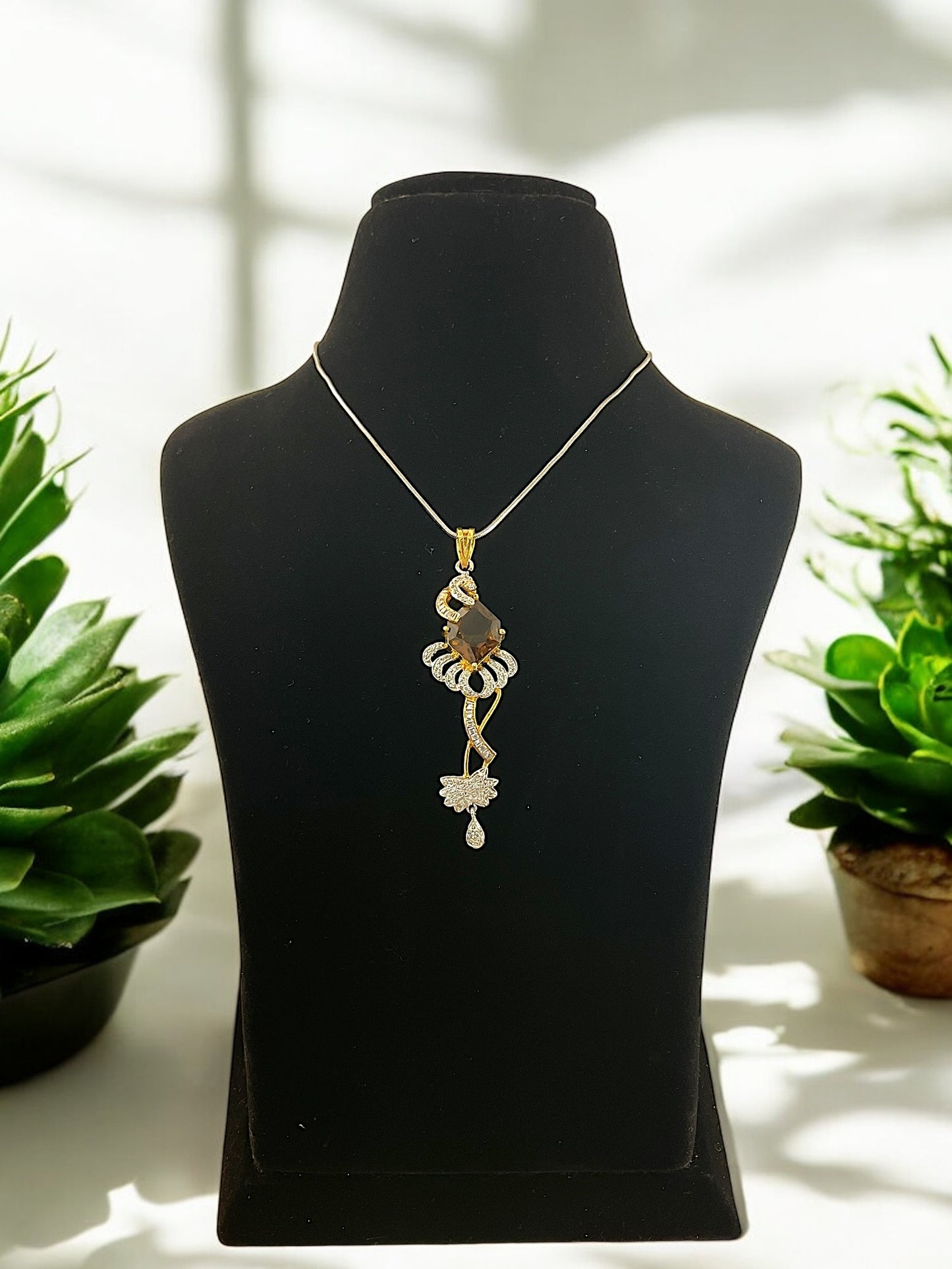 Sampriti DC Pendent Set